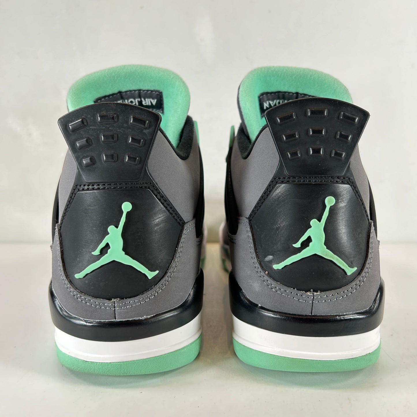 308497 033 Jordan 4 Retro Green Glow [USED] - 9.5 M (VNDS)