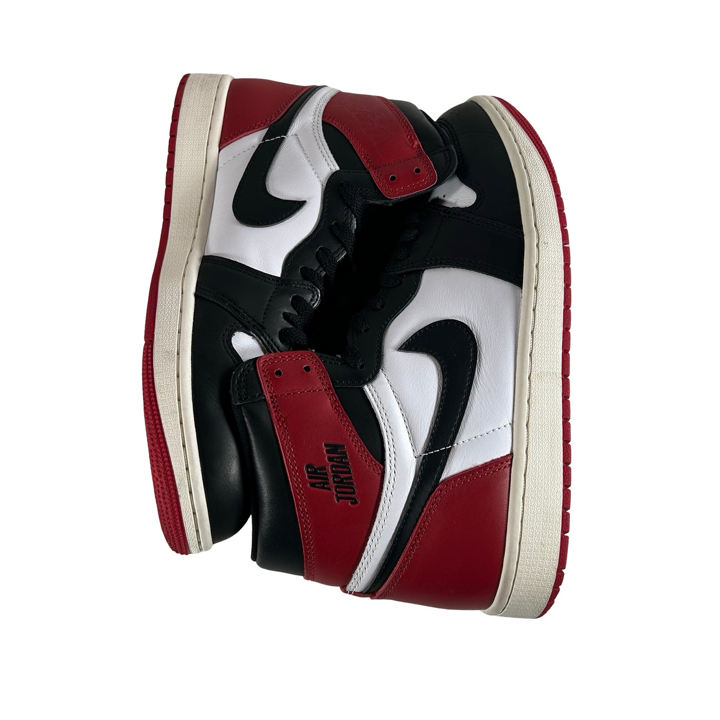DZ5485 106 Jordan 1 Retro High OG Black Toe Reimagined [USED] - 9.5 M (Used17)
