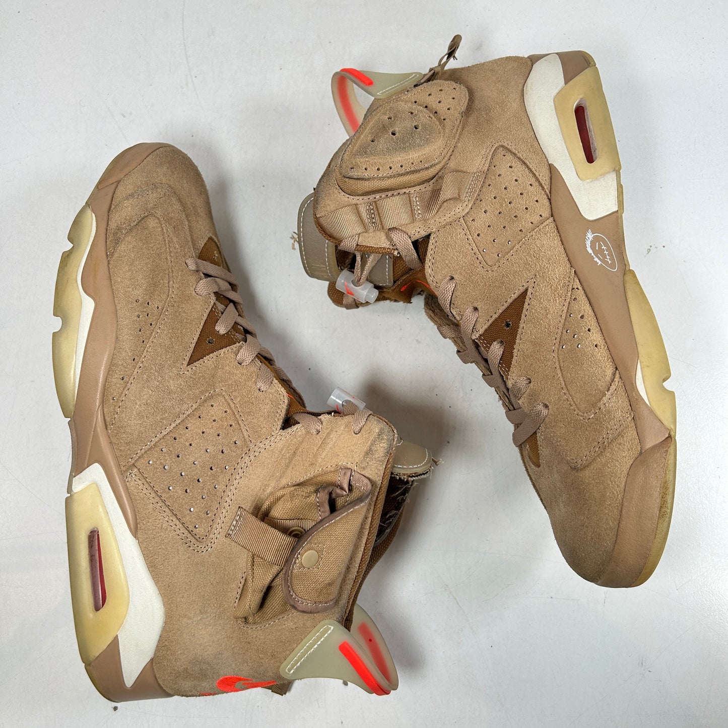 DH0690 200 Jordan 6 Retro Travis Scott Caqui británico