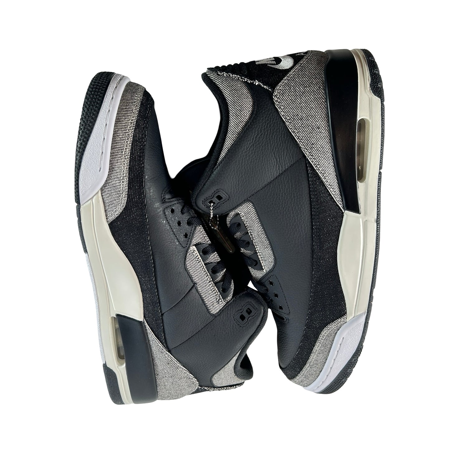IR0914 400 Jordan 3 Retro Levi’s Black [USED] - 13 M (Used)