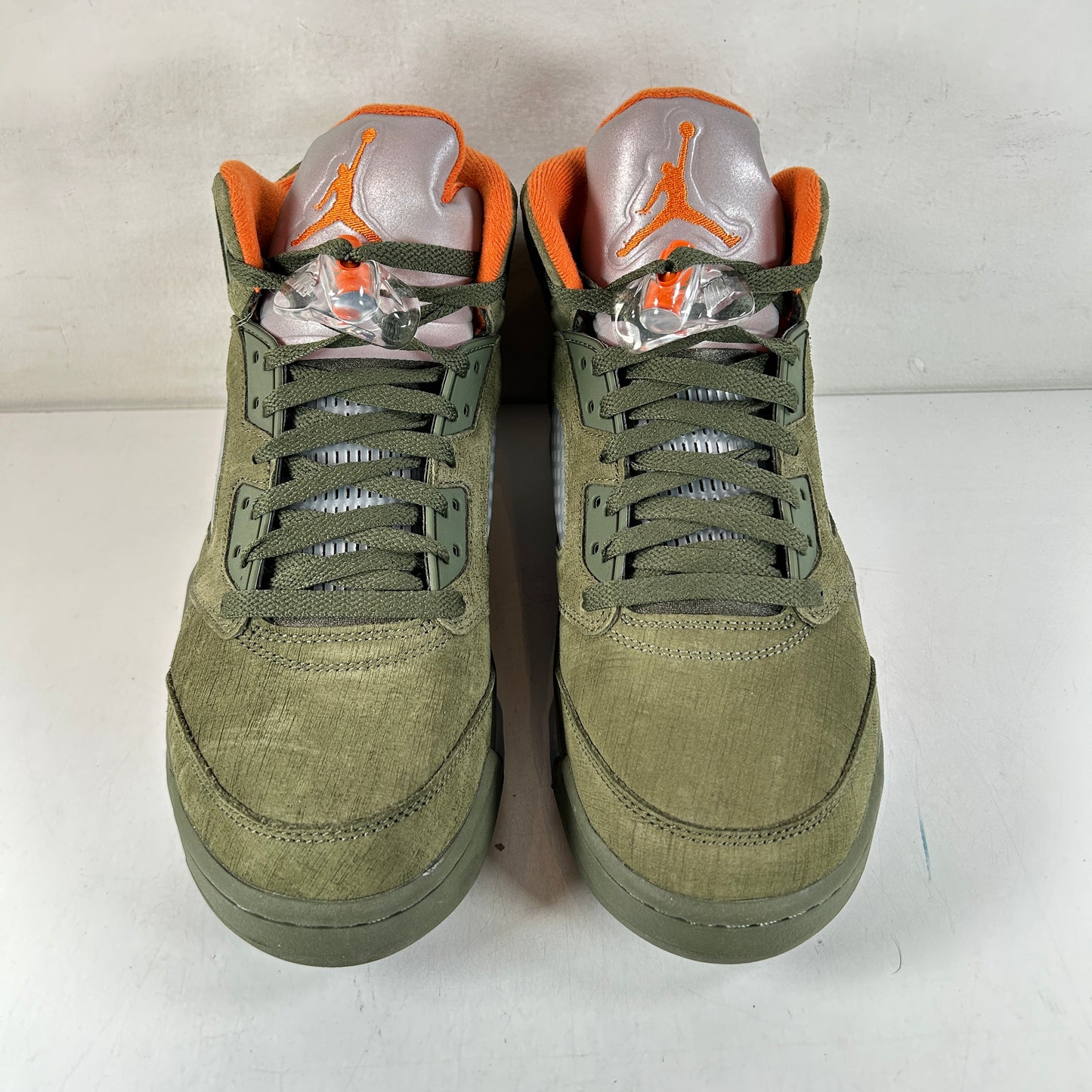 DD0587 308 Jordan 5 Retro Olive (2024) [USED] - 9.5 M (Used)