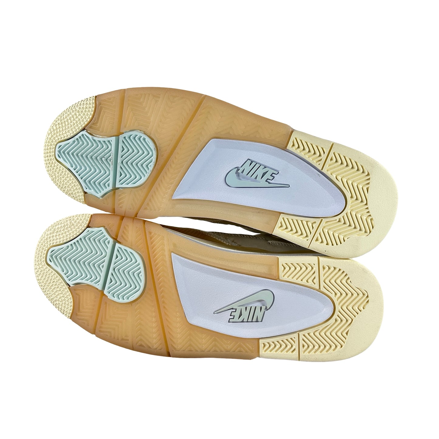 CV9388 100 Jordan 4 Vela blanquecina