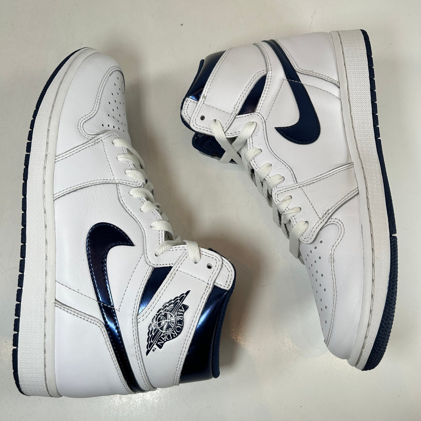 555088 106 Air Jordan 1 Retro High OG Metallic Navy 2016 [USED] - 9.5 (Used)