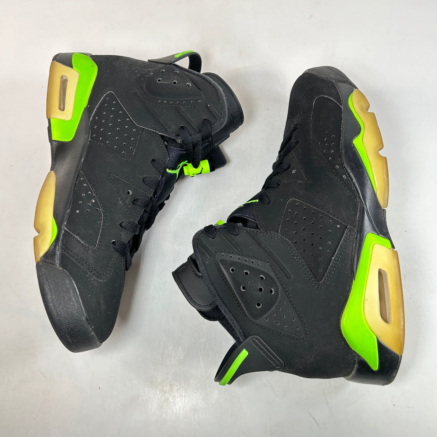 CT8529 003 Jordan 6 Retro Electric Green [USED] - 9 M (Used)