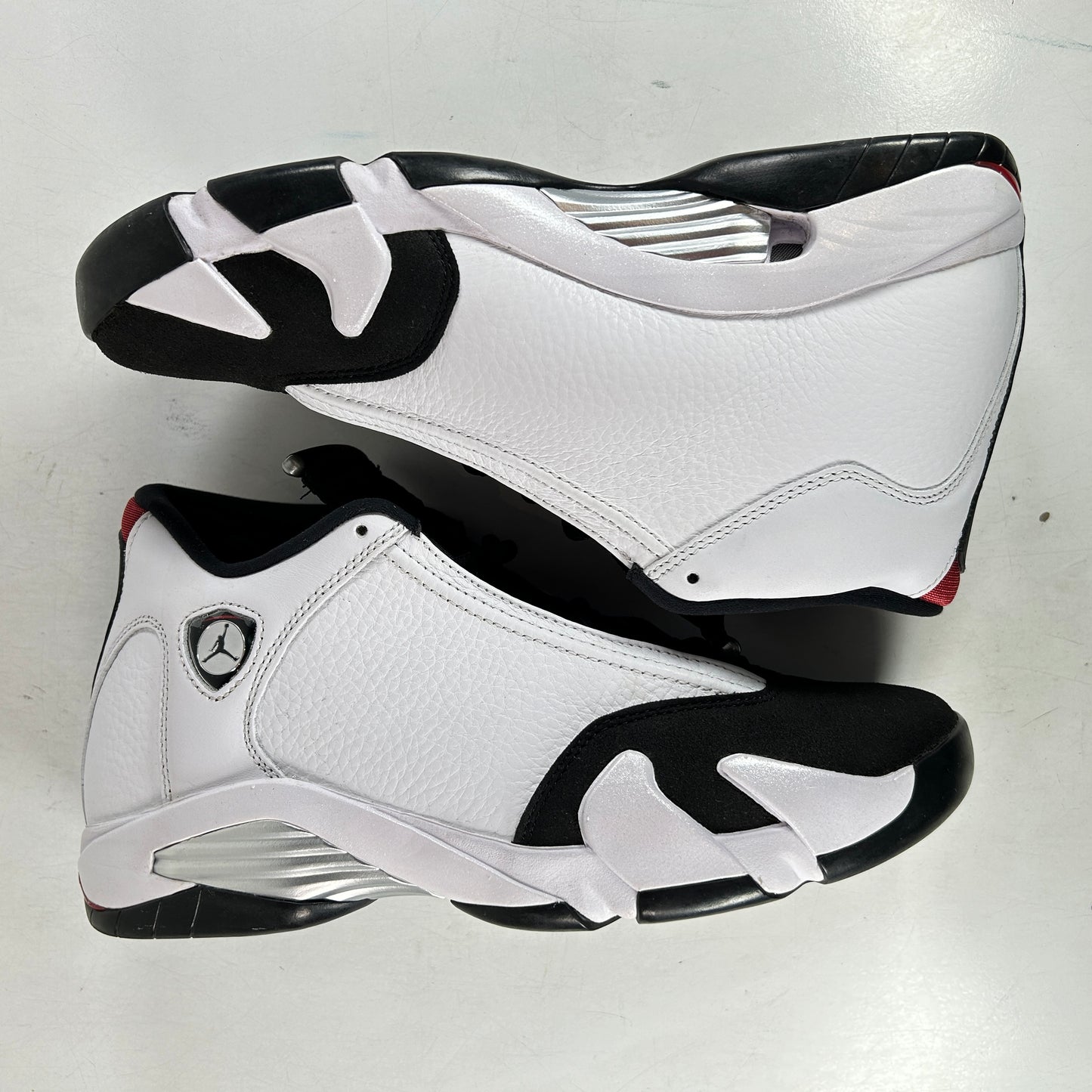 487471 160 Jordan 14 Retro Black Toe (2024) [USED] - 9 M (Used)