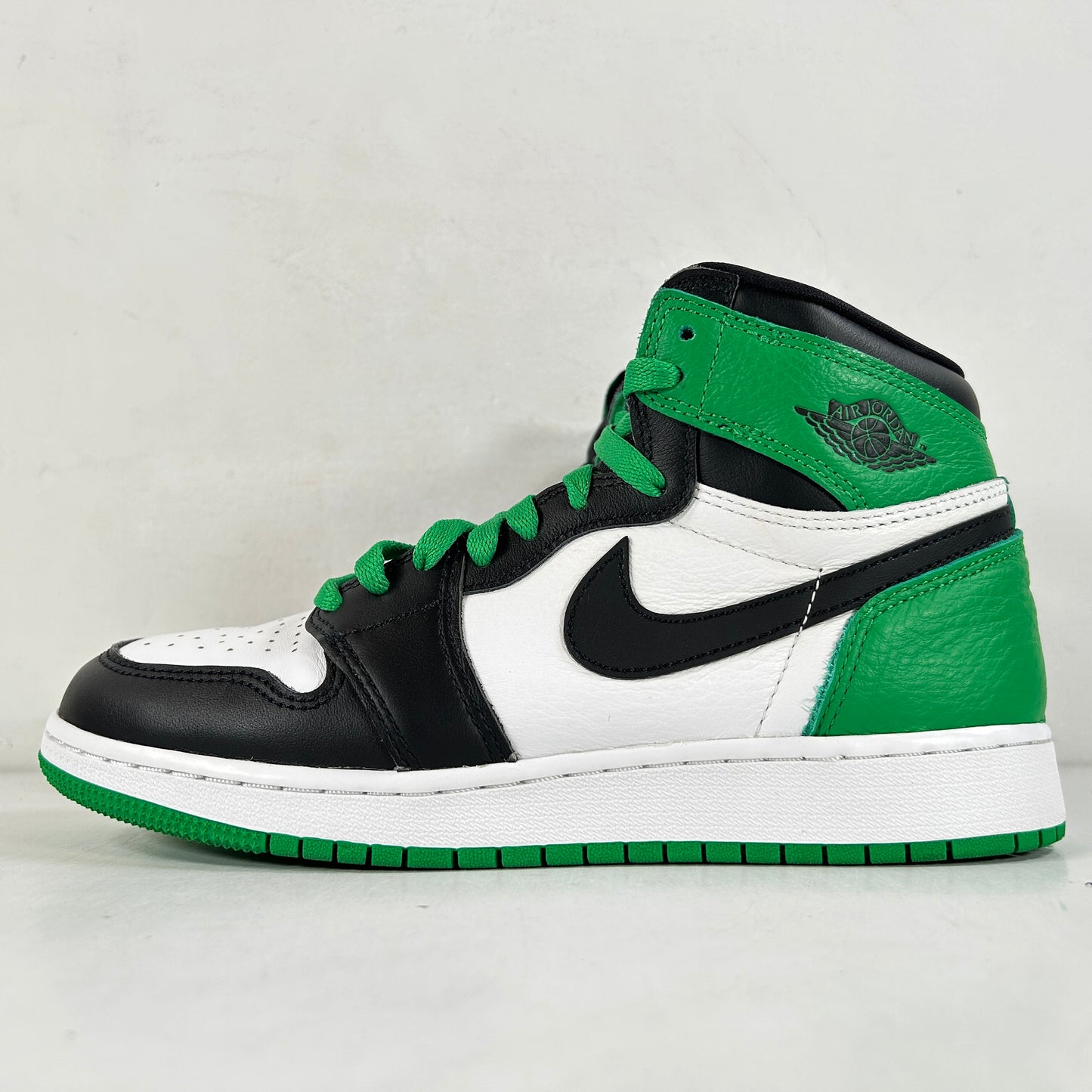 FD1437 031 Jordan 1 Retro High OG Lucky Green (GS) [USED] - 6.5 Y (Used) (No Box)