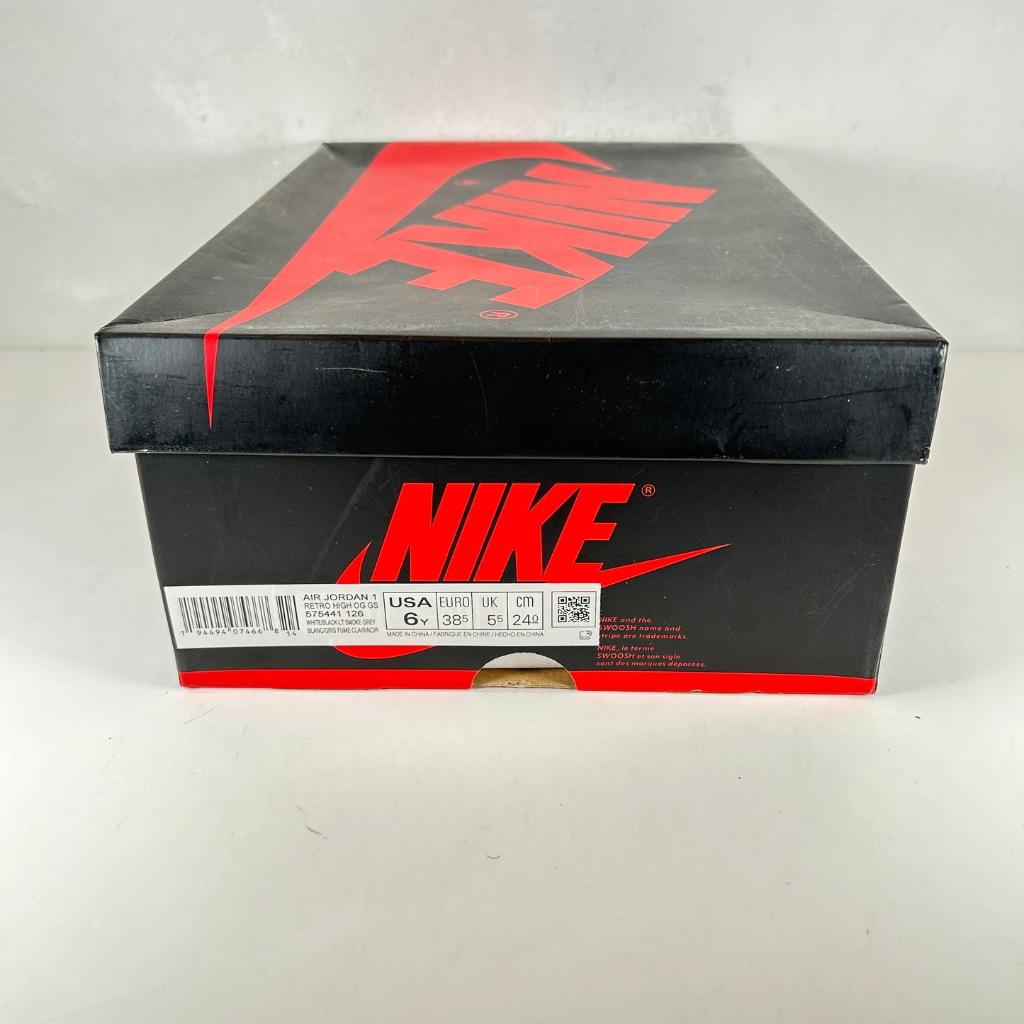 575441 126 Jordan 1 Retro High Light Smoke Grey (GS) [USED] - 6 Y (Used)