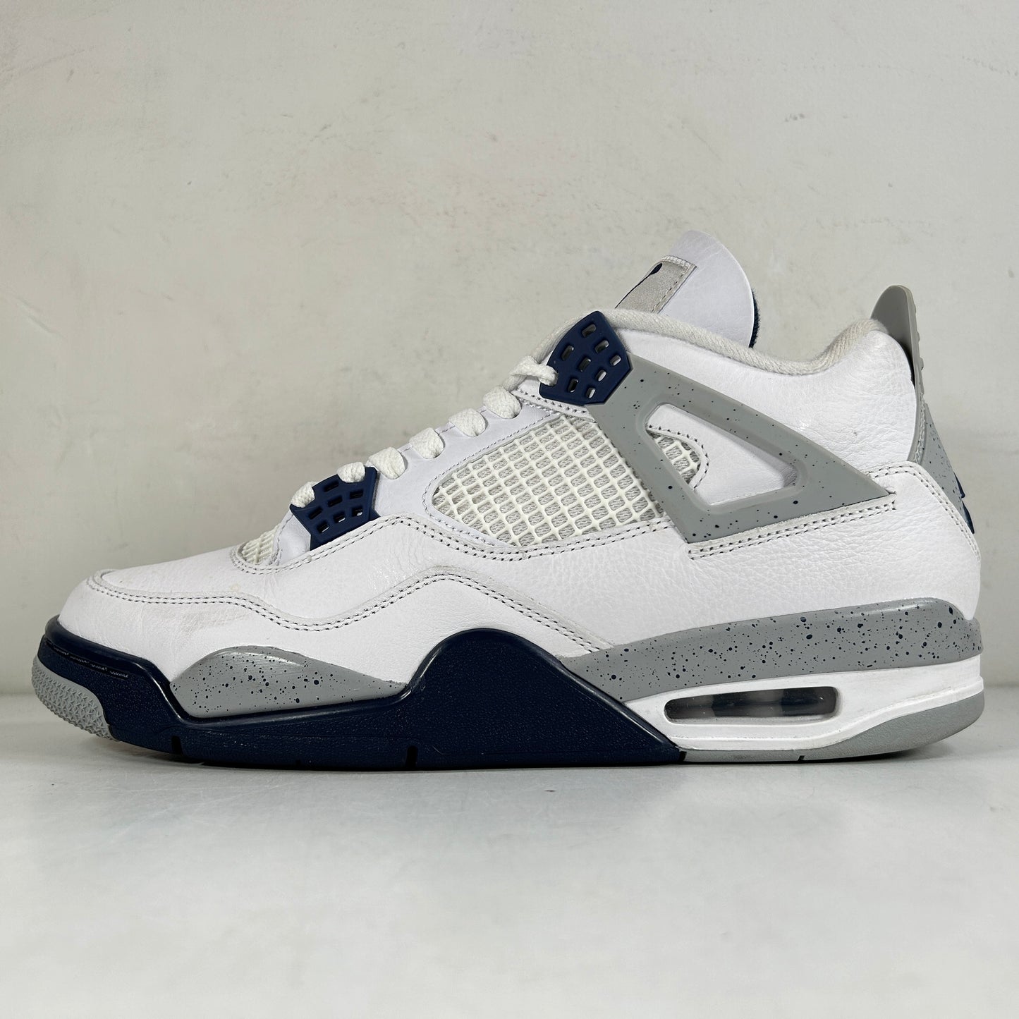 DH6927 140 Jordan 4 Retro Midnight Navy [USED] - 10.5 M (Used)