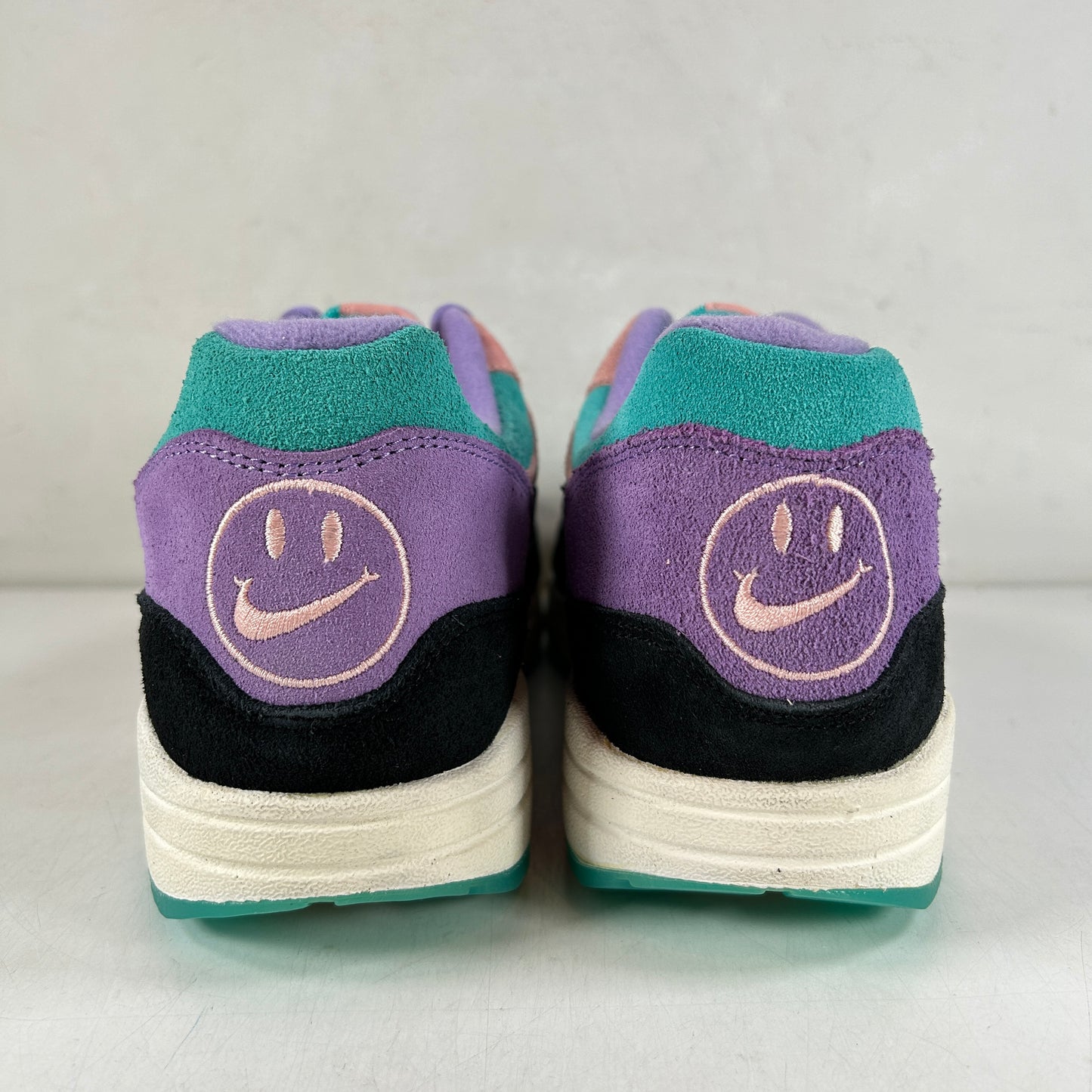 BQ8929 500 Nike Air Max 1 Have a Nike Day [CONDITIONAL] - 11 M (Glue Stains) (Damaged Box)