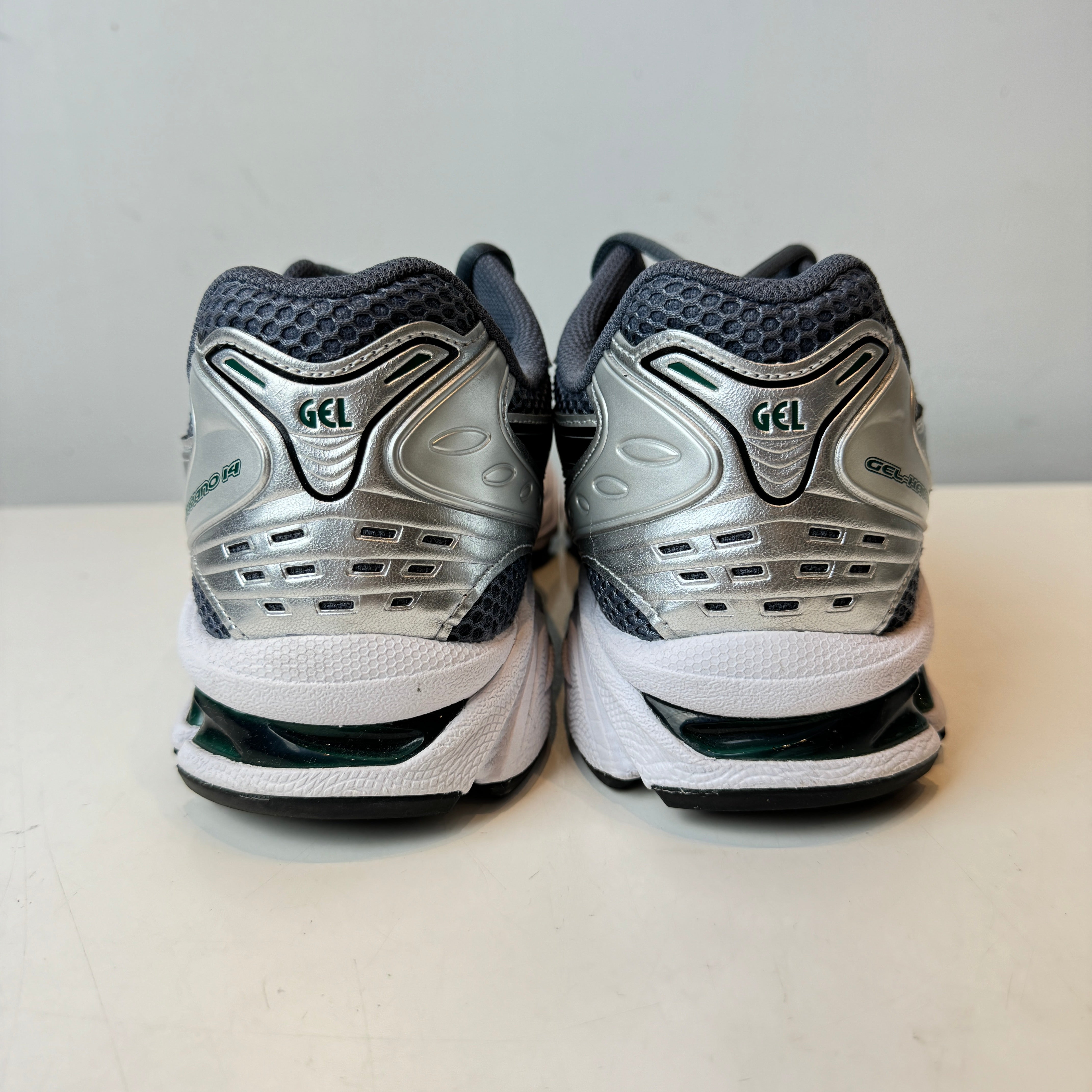 メリカ 1203A537 020 ASICS Gel-Kayano 14 Metropolis Jasper Green [USED