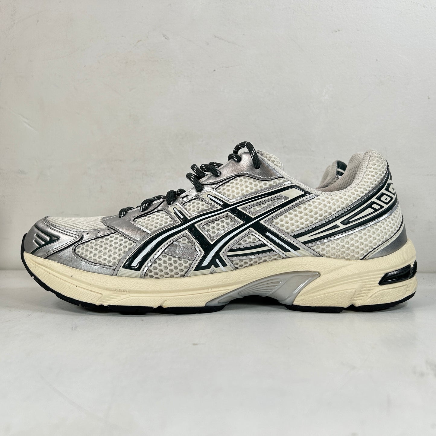 1203A565 100 ASICS Gel-1130 Kith Cream Scarab [USED] - 11.5 M (Used)