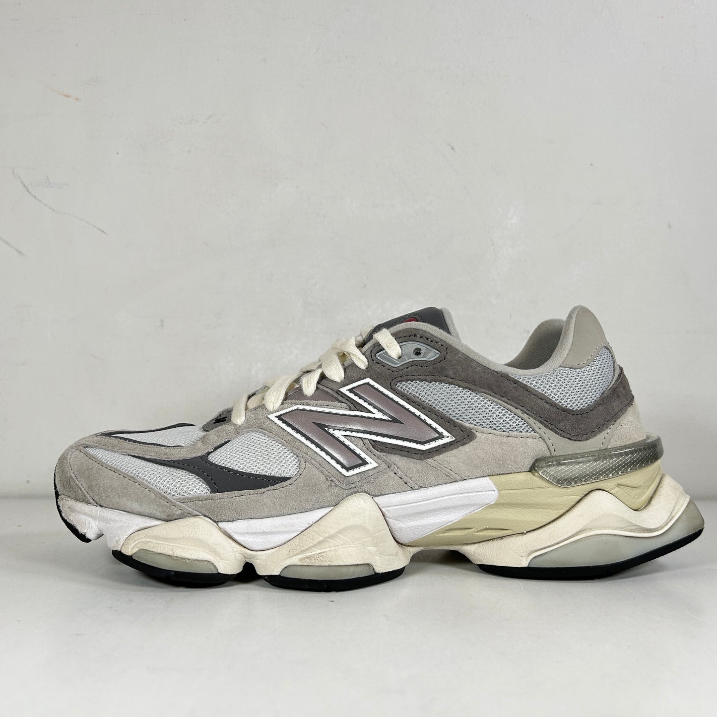 U9060GRY New Balance 9060 Rain Cloud Grey [USED] - 8.5 M (Used)