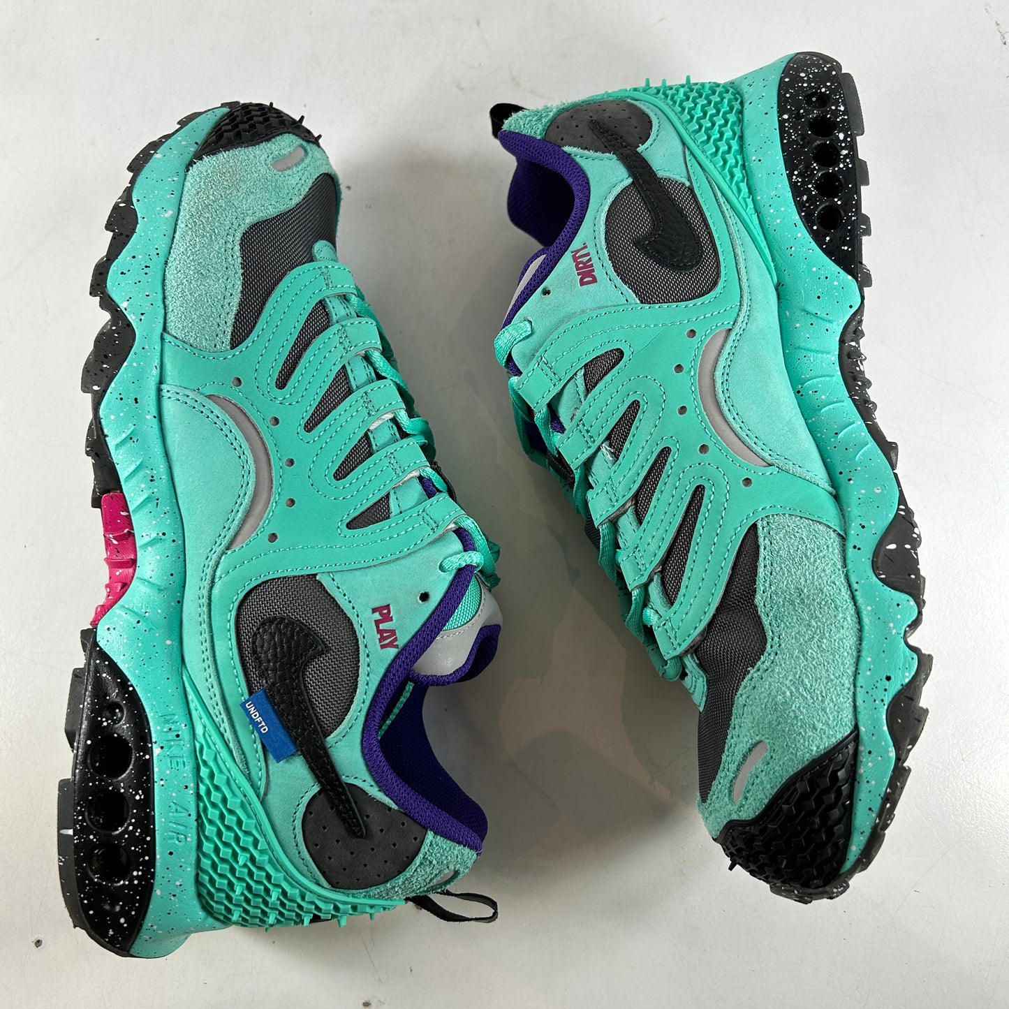 FN7546 301 Nike Air Terra Humara Undefeated Light Menta [USED] - 9.5 M (Used)