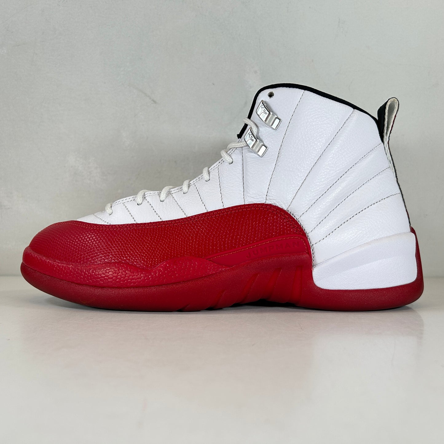 CT8013 116 Jordan 12 Retro Cherry (2023) [USED] - 11 M (Used3)