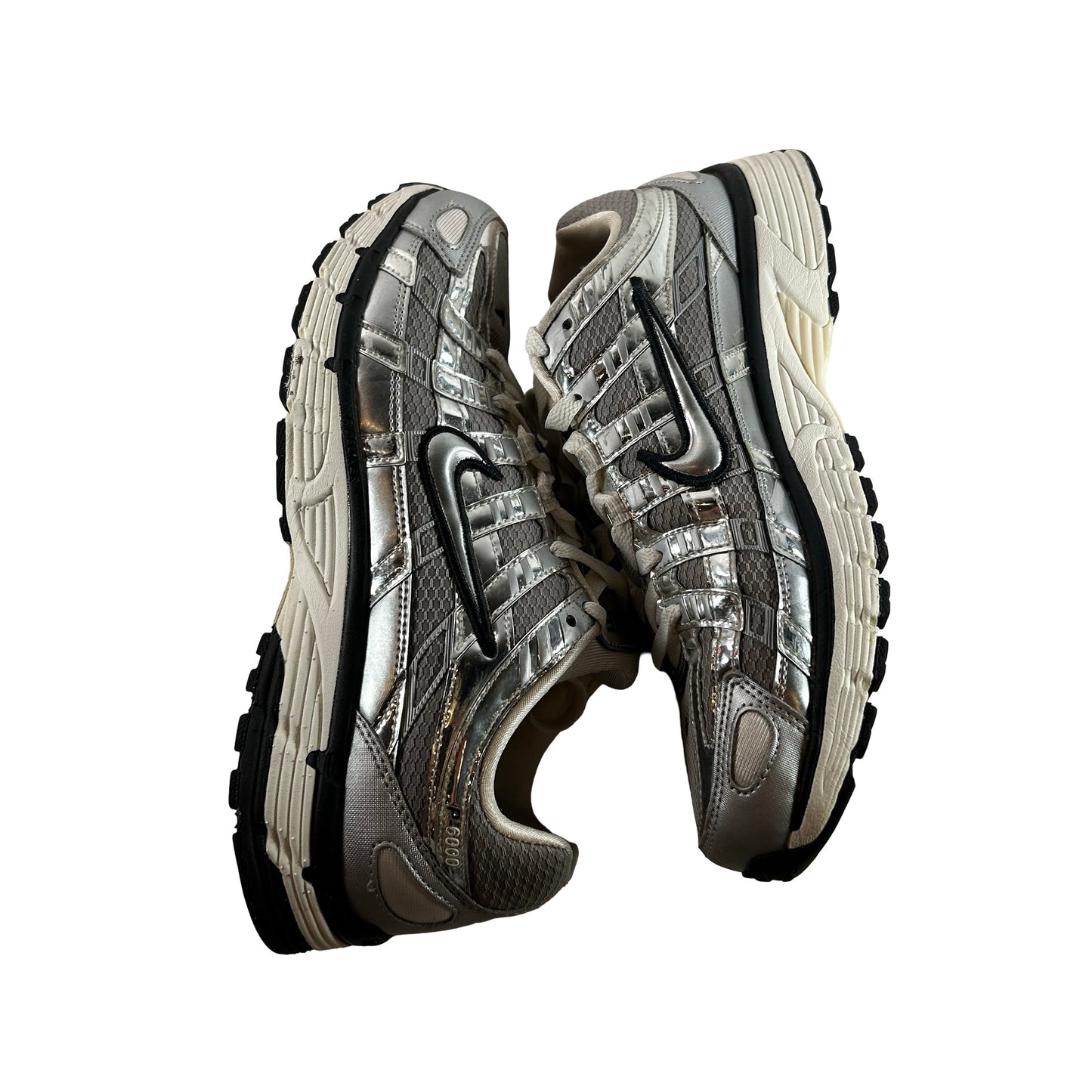 CN0149 001 Nike P-6000 Metallic Silver [USED] - 8.5 M (Used)