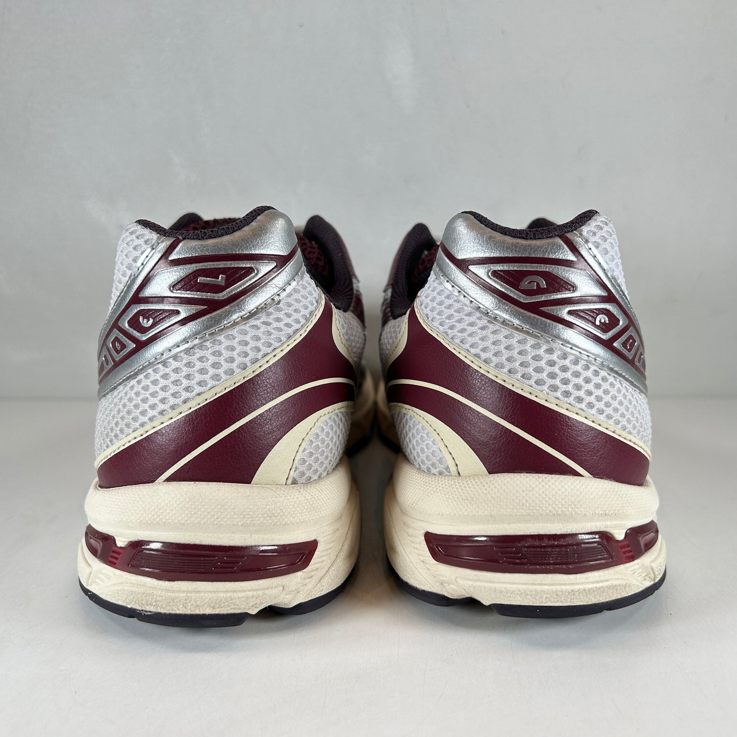 1203A685 100 ASICS Gel-1130 White Maroon Banner [USED] - 14 M (Used)