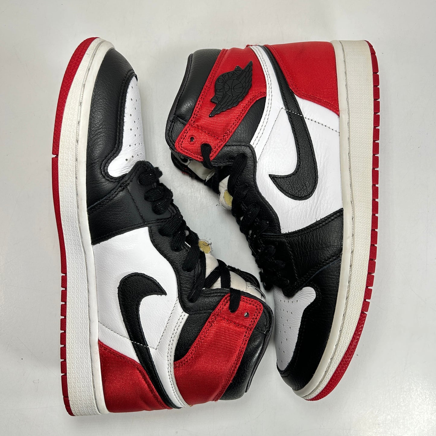 CD0461 016 AJ1 Satin Black Toe [USED] - 10 W (Used)