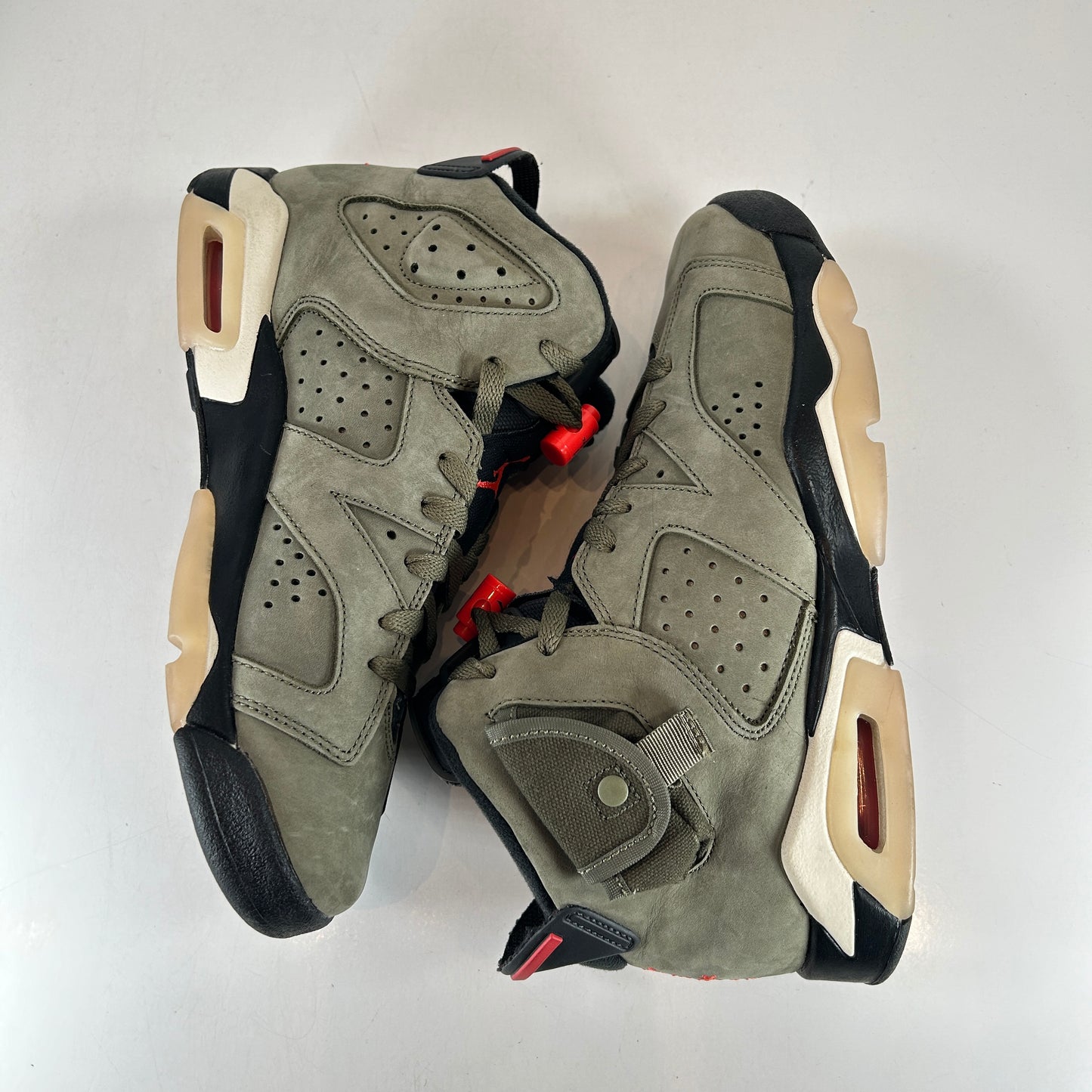 CN1085 200 Jordan 6 Retro Travis Scott (GS) [USED] - 7 Y (Used)