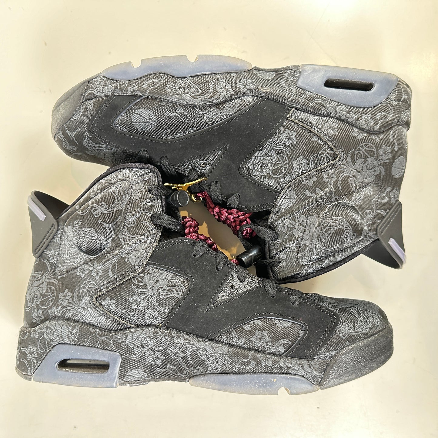 DB9818 001 Jordan 6 Retro SD Triple Black (W) [USED] - 9 W (Used)