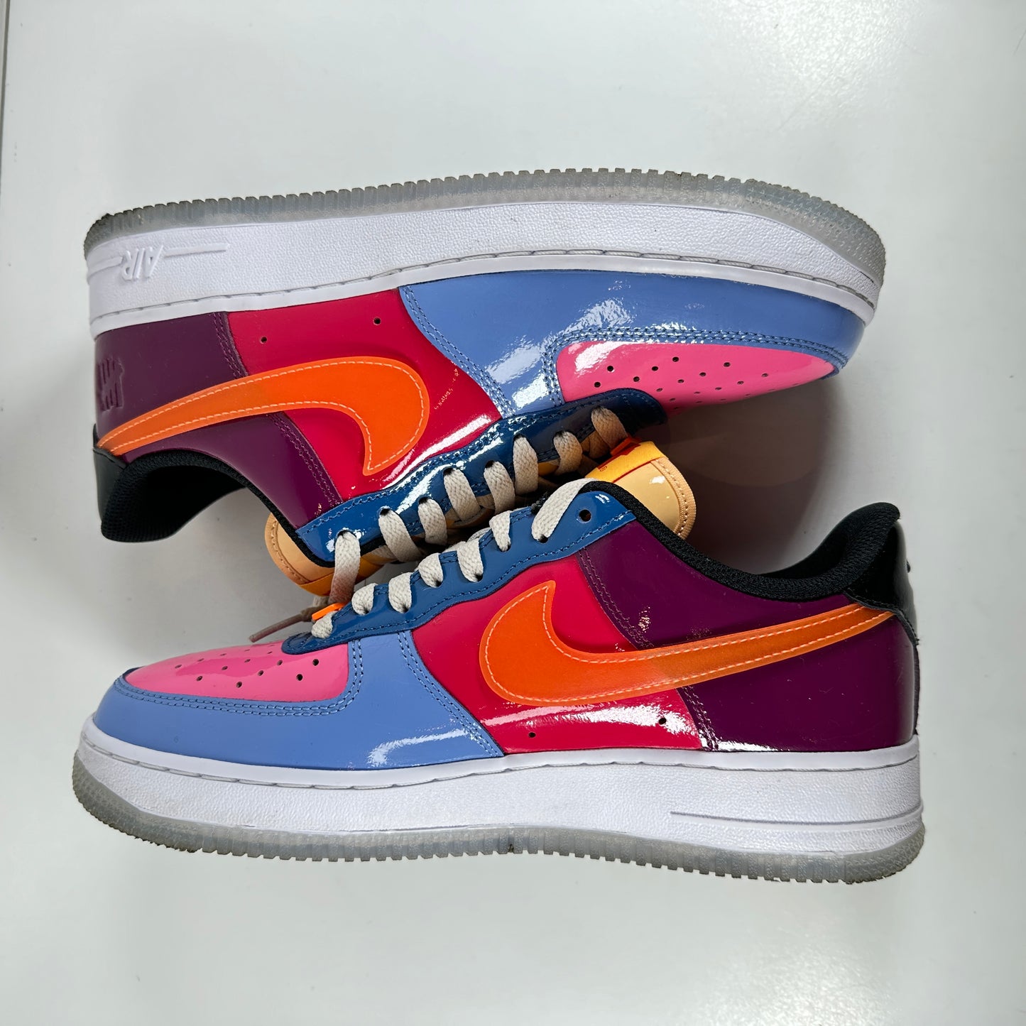 DV5255 400 Nike Air Force 1 Low SP UNDFTD Patente múltiple