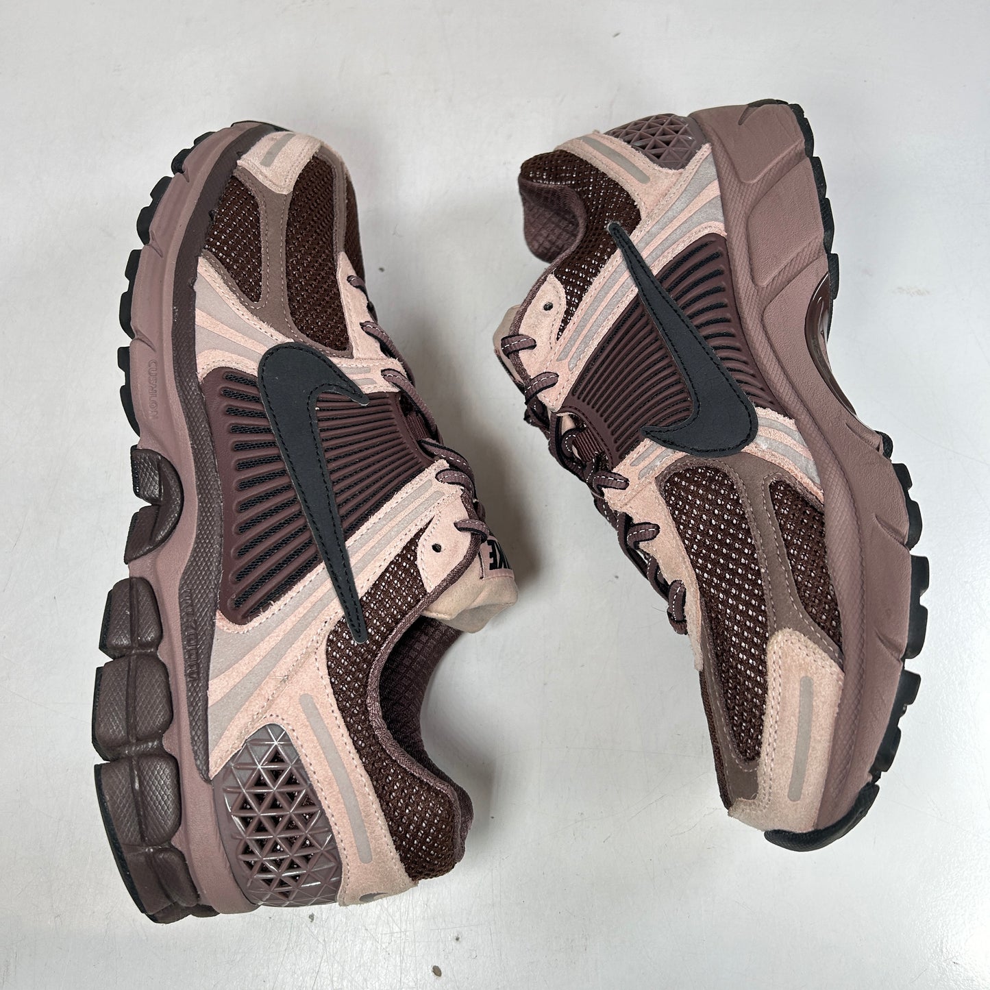 FV1166 200 Nike Zoom Vomero 5 Plum Eclipse (Women's) [USED] - 11 W (Used)