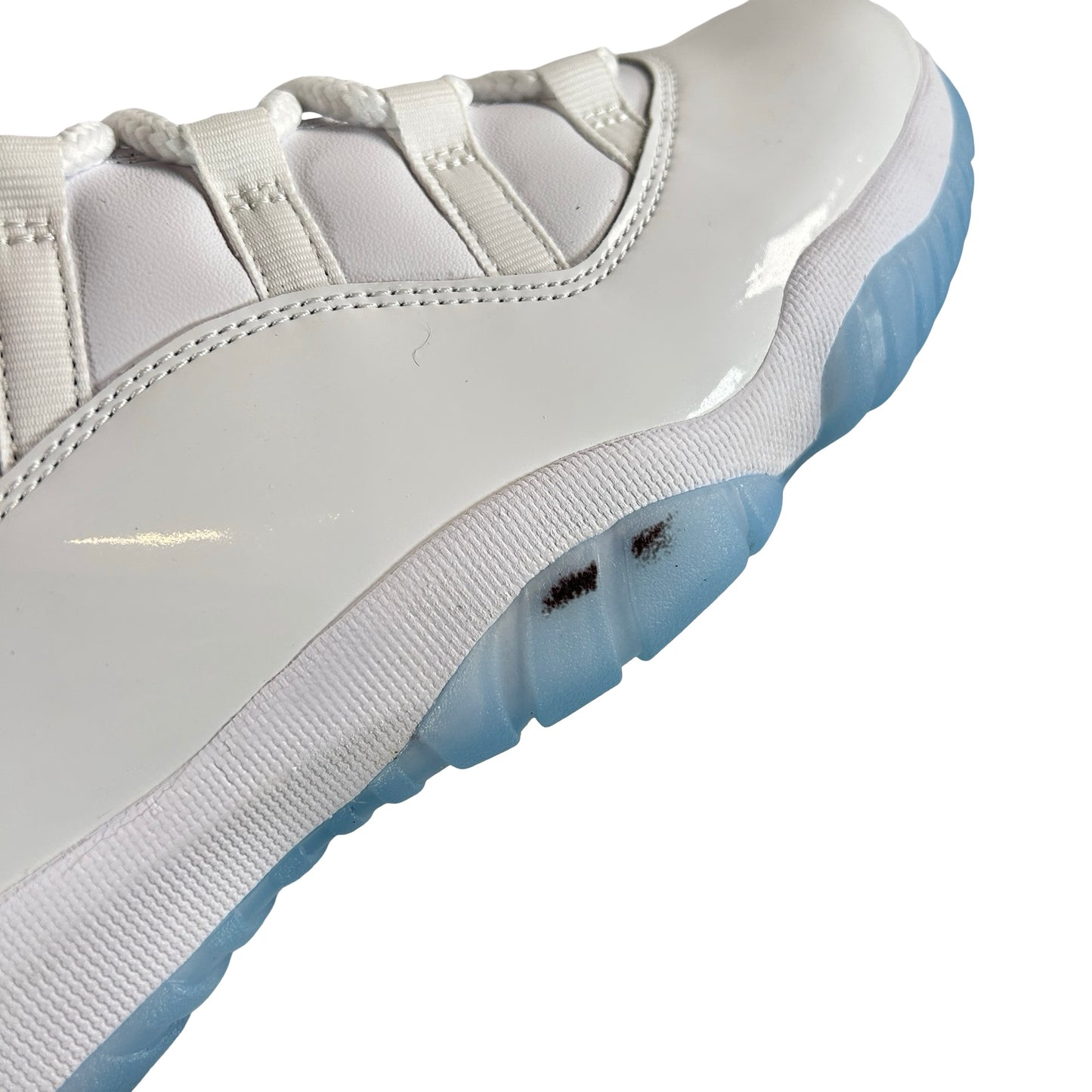 CT8012 104 Jordan 11 Retro Legend Blue (2024) [CONDITIONAL] - 10.5 M (Ink Stain From Recepit)