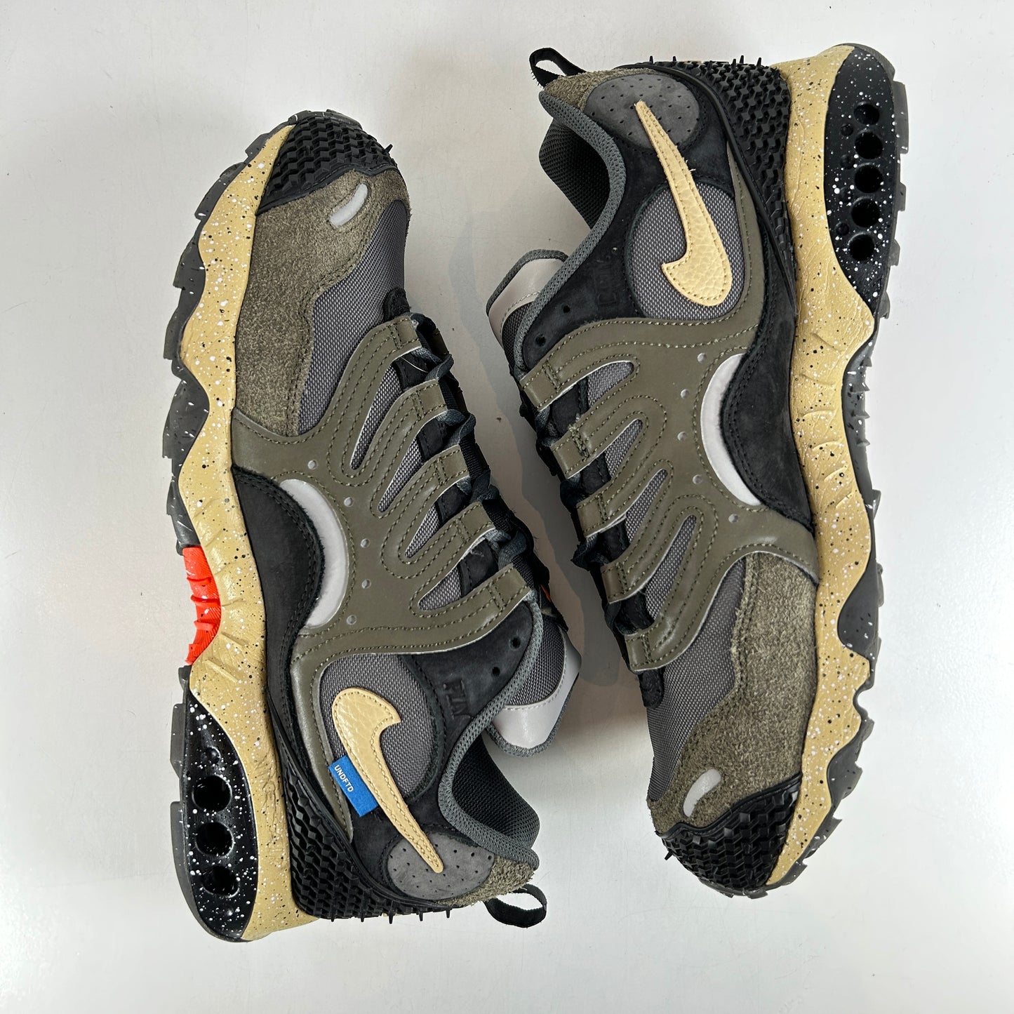 FN7546 300 Undefeated x Air Terra Humara 'Cargo Khaki' [USED] - 11.5 M (VNDS)