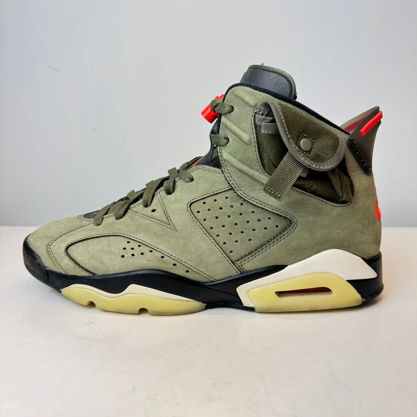 CN1084 200 Jordan 6 Retro Travis Scott [USED] - 11 M (Used2)