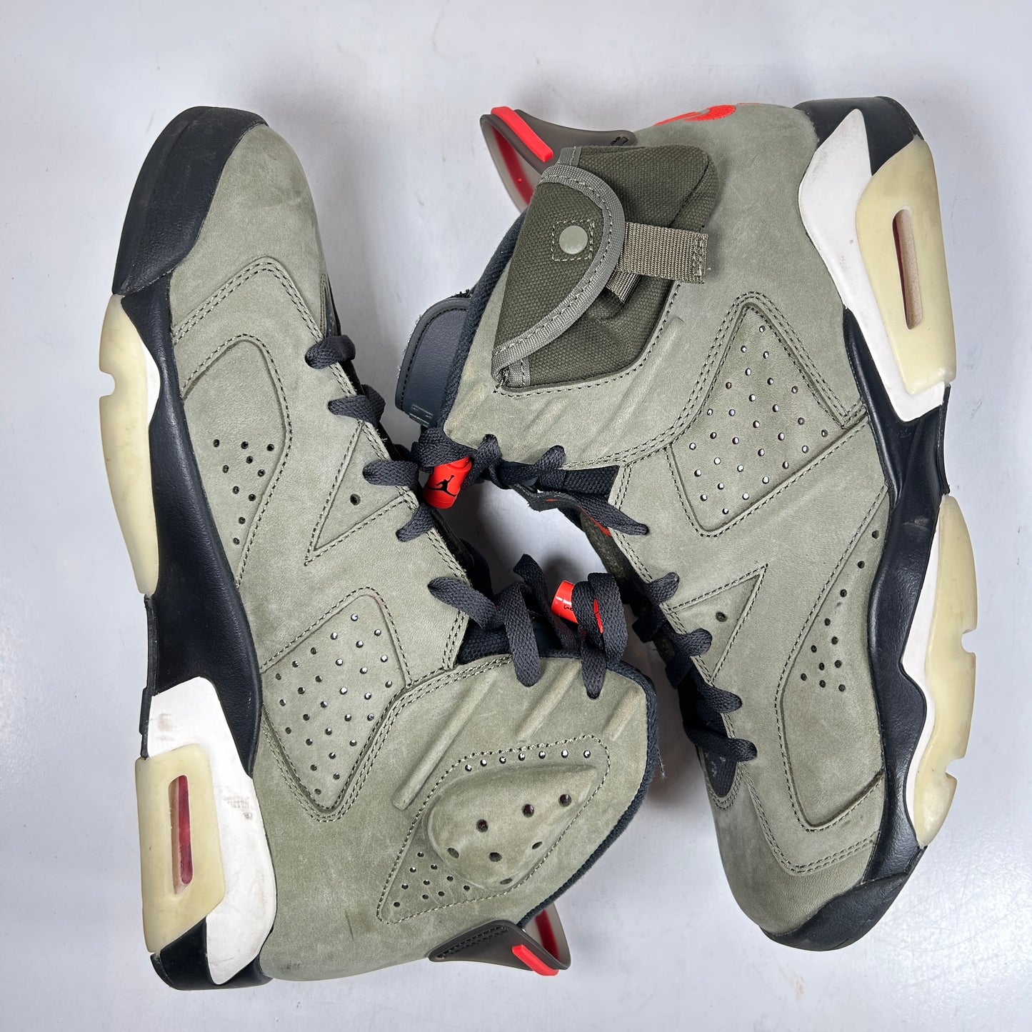 CN1084 200 Jordan 6 Retro Travis Scott [USED] - 10.5 M (Used)