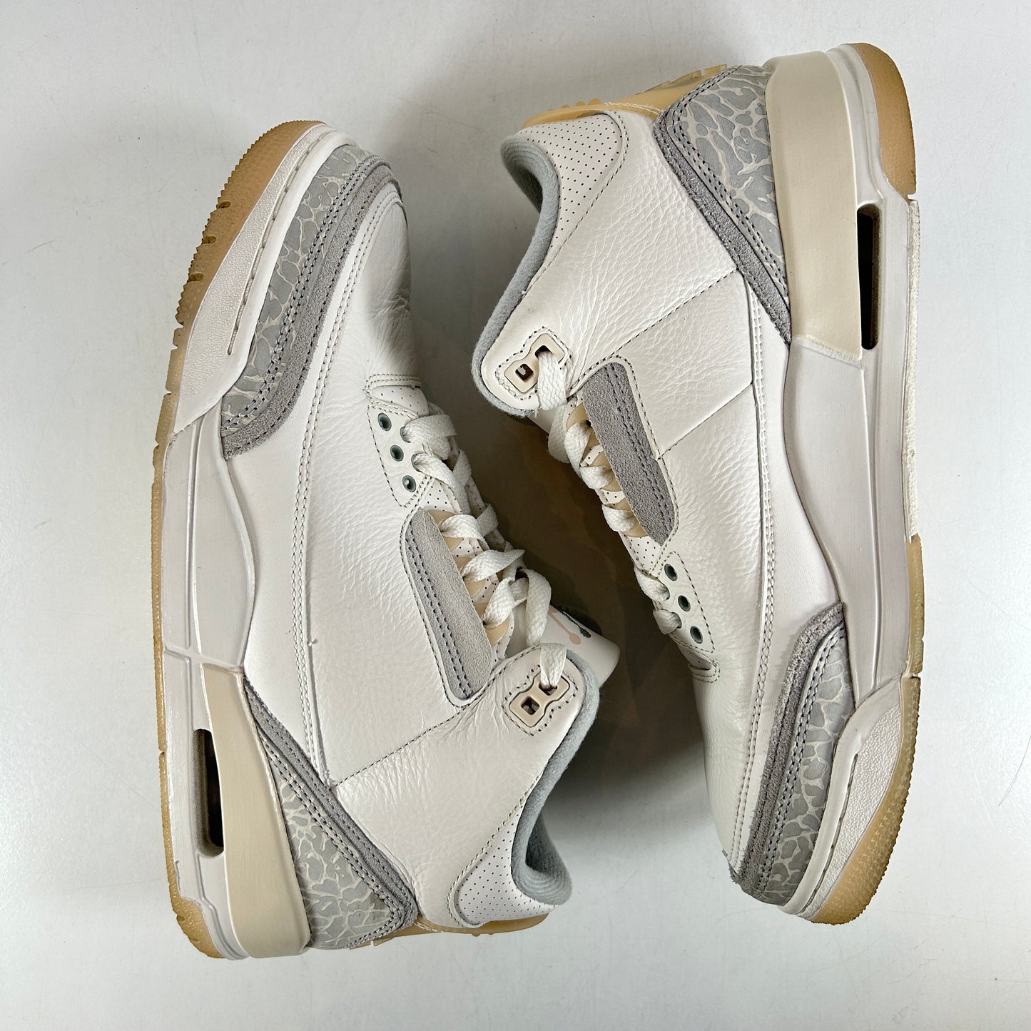 FJ9479 100 Jordan 3 Retro Craft Ivory [USED] - 8 M (Used)