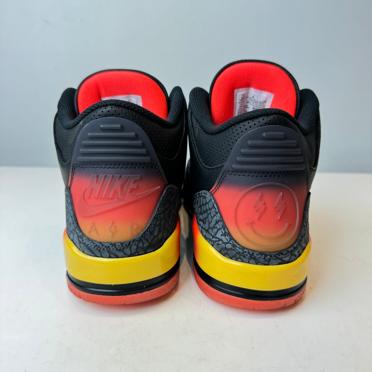 FN0344 001 Jordan 3 Retro J Balvin Rio [USED] - 10 M (VNDS)