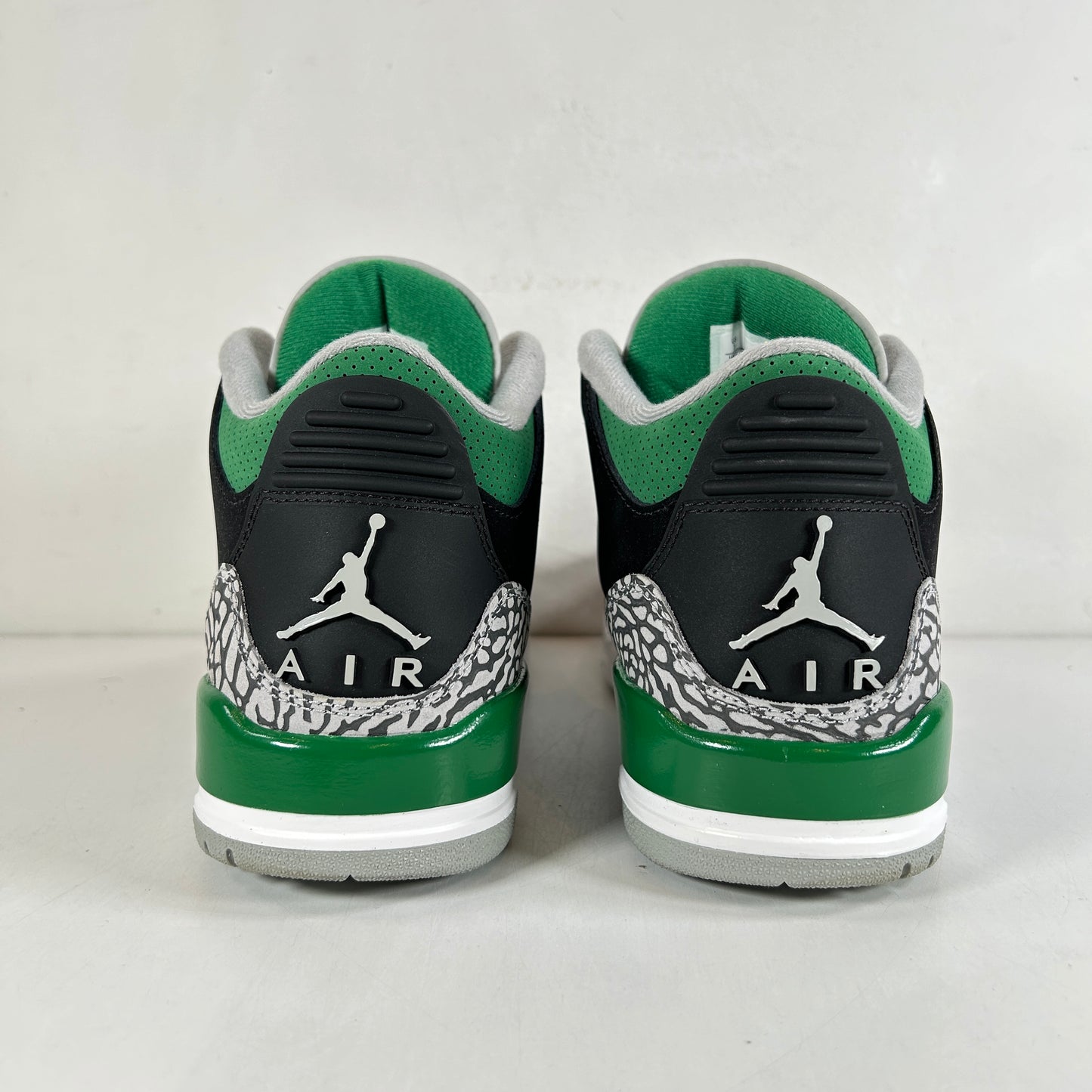 CT8532 030 Jordan 3 Retro Pine Green [USED] - 7 M (VNDS)