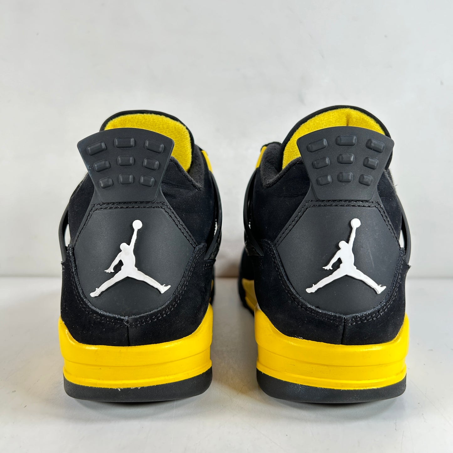 DH6927 017 Jordan 4 Retro Thunder [USED] - 8 M (Used2)