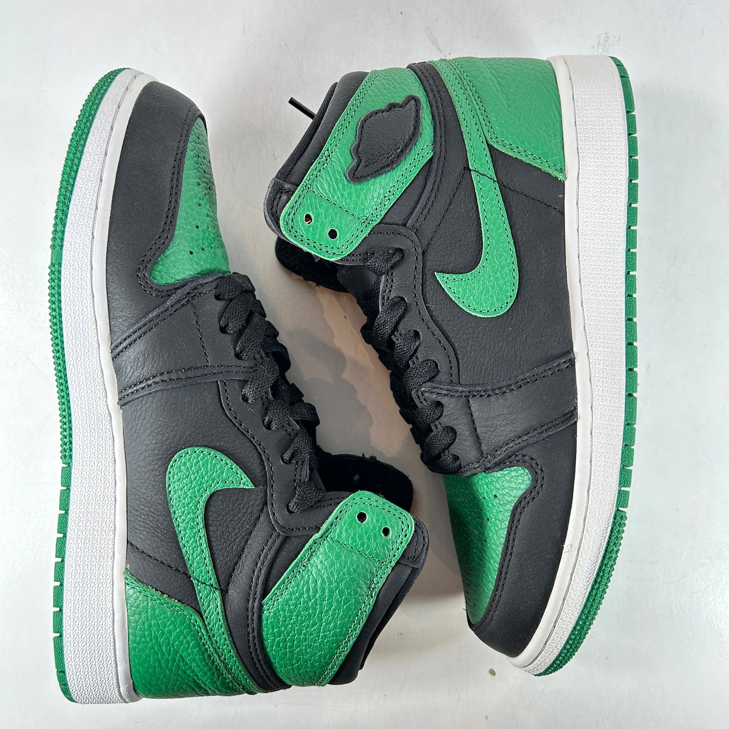 575441 030 Jordan 1 Retro High Pine Green Black (GS) [USED] - 6.5 Y (Used)