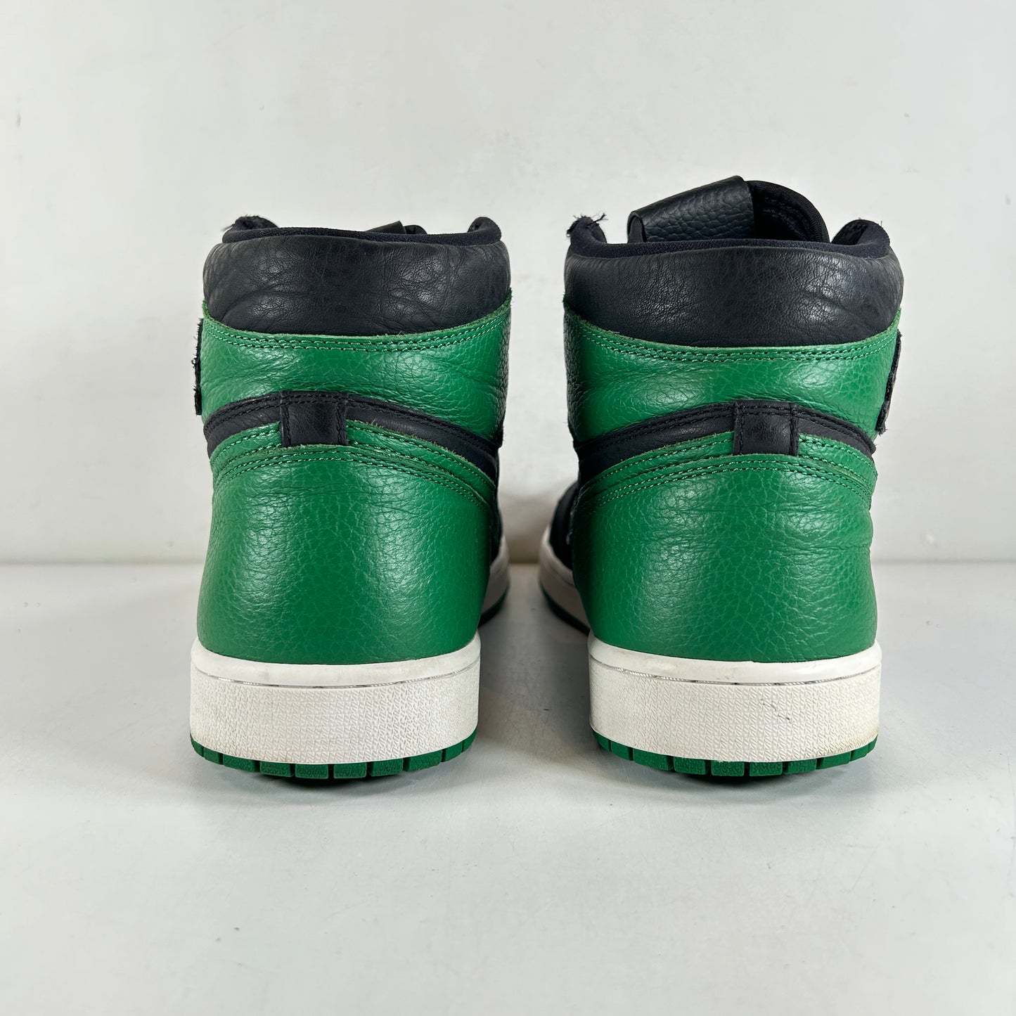 555088 030 Jordan 1 Pine Green 2.0 [USED] - 13 M (Used) (Replace Box)