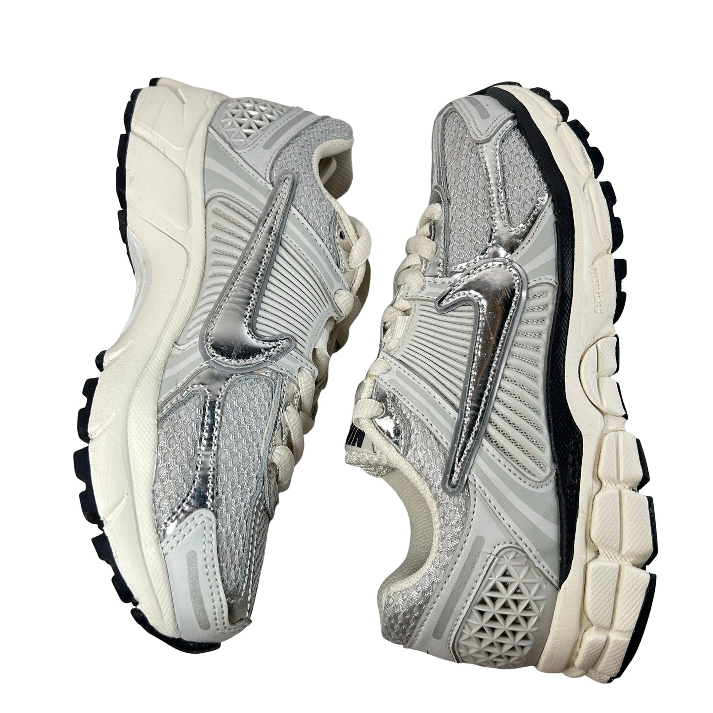 FD0884 025 Nike Zoom Vomero 5 Photon Dust Metallic Silver W [USED] - 6.5 W (Used)