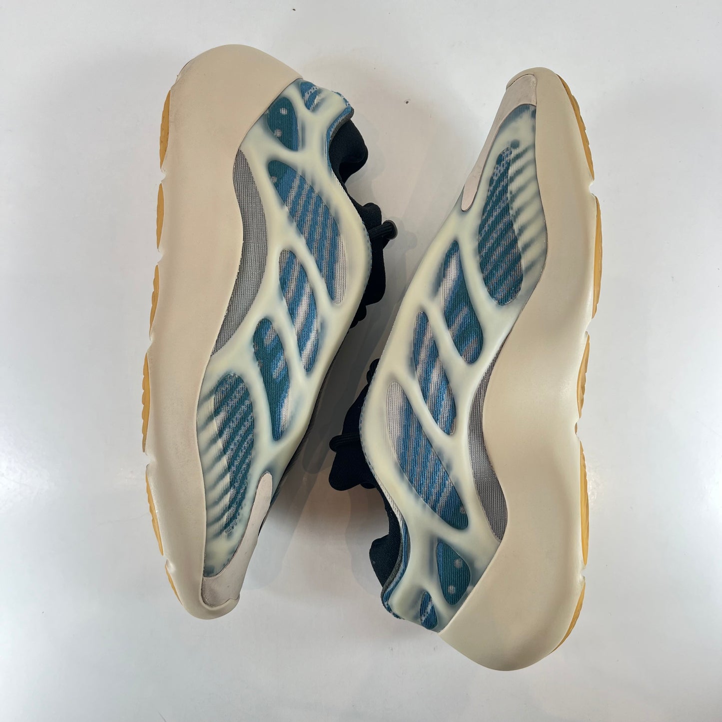 GY0260 adidas Yeezy 700 V3 Kyanita