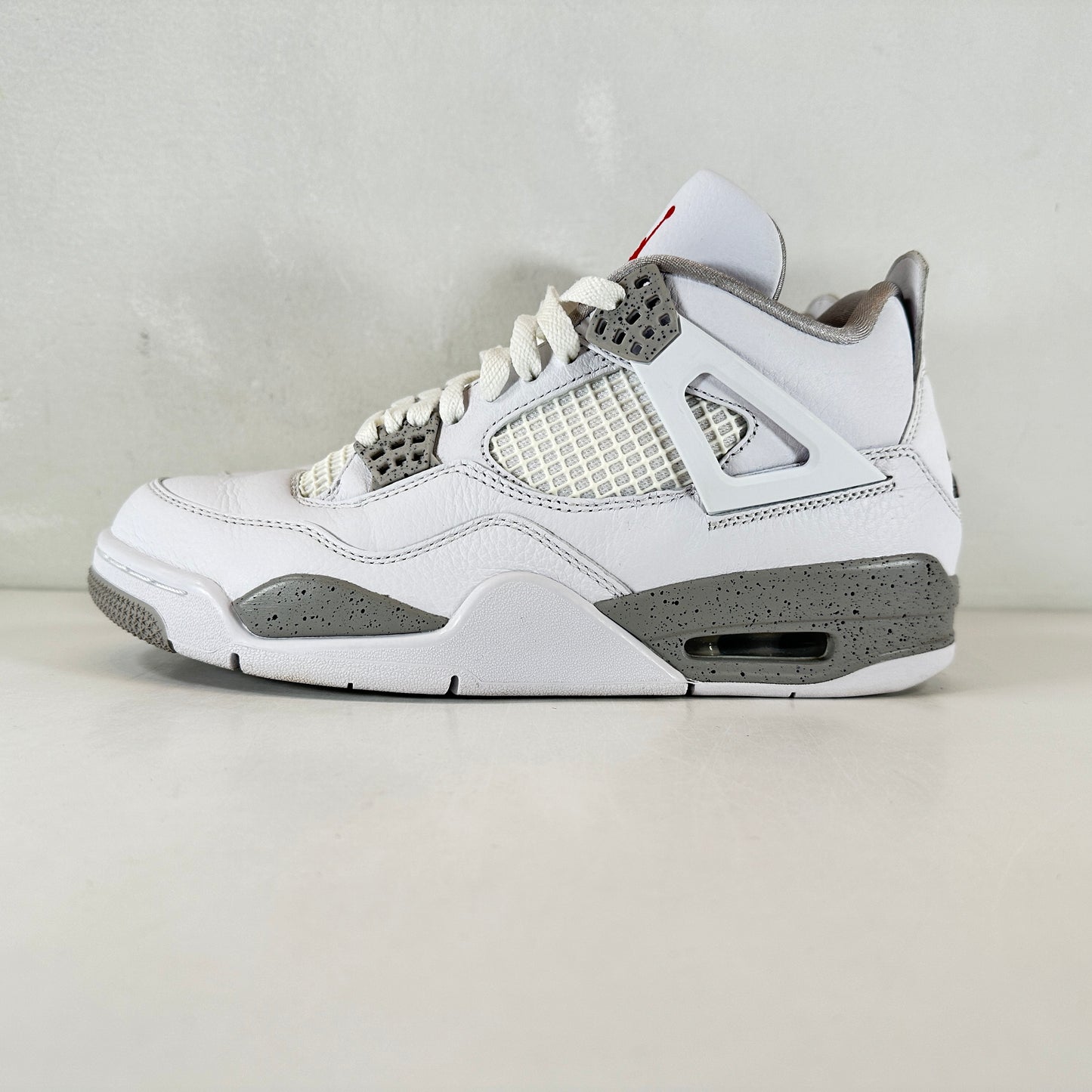 CT8527 100 Jordan 4 Retro White Oreo [USED] - 9 M (Used)
