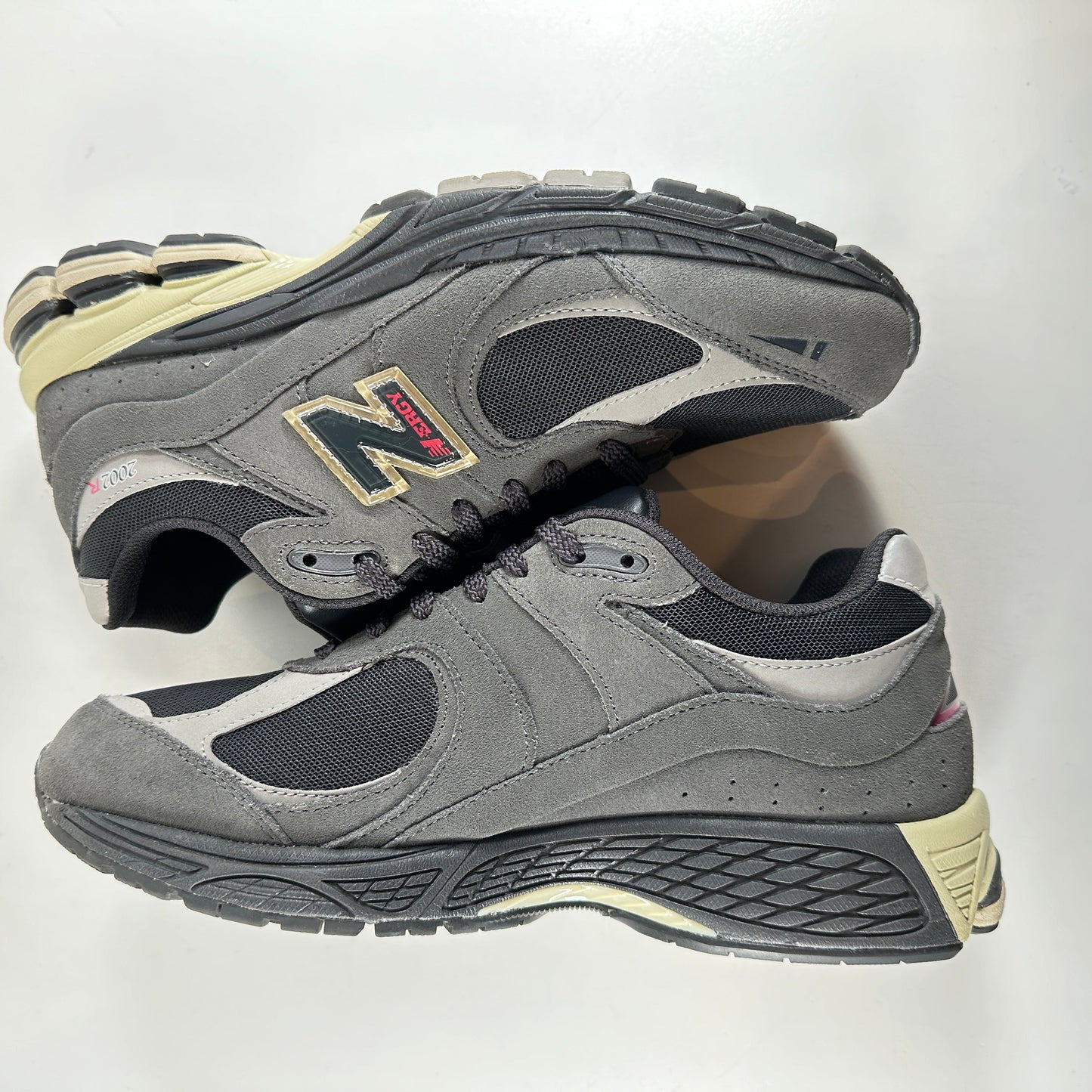 M2002RGV New Balance 2002R Black Grey [USED] - 9.5 M (Used) (No Box)