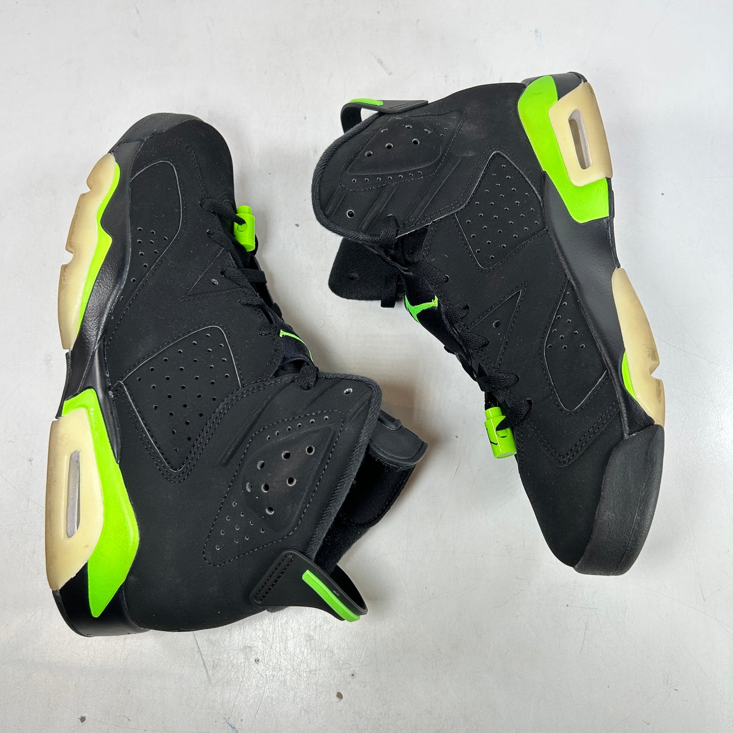 CT8529 003 Jordan 6 Retro Verde Eléctrico