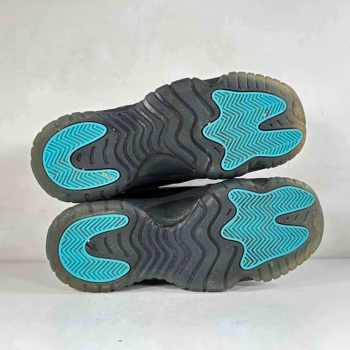 378038 006 Jordan 11 Retro Gamma Blue (GS) [USED] - 7 Y (Used)