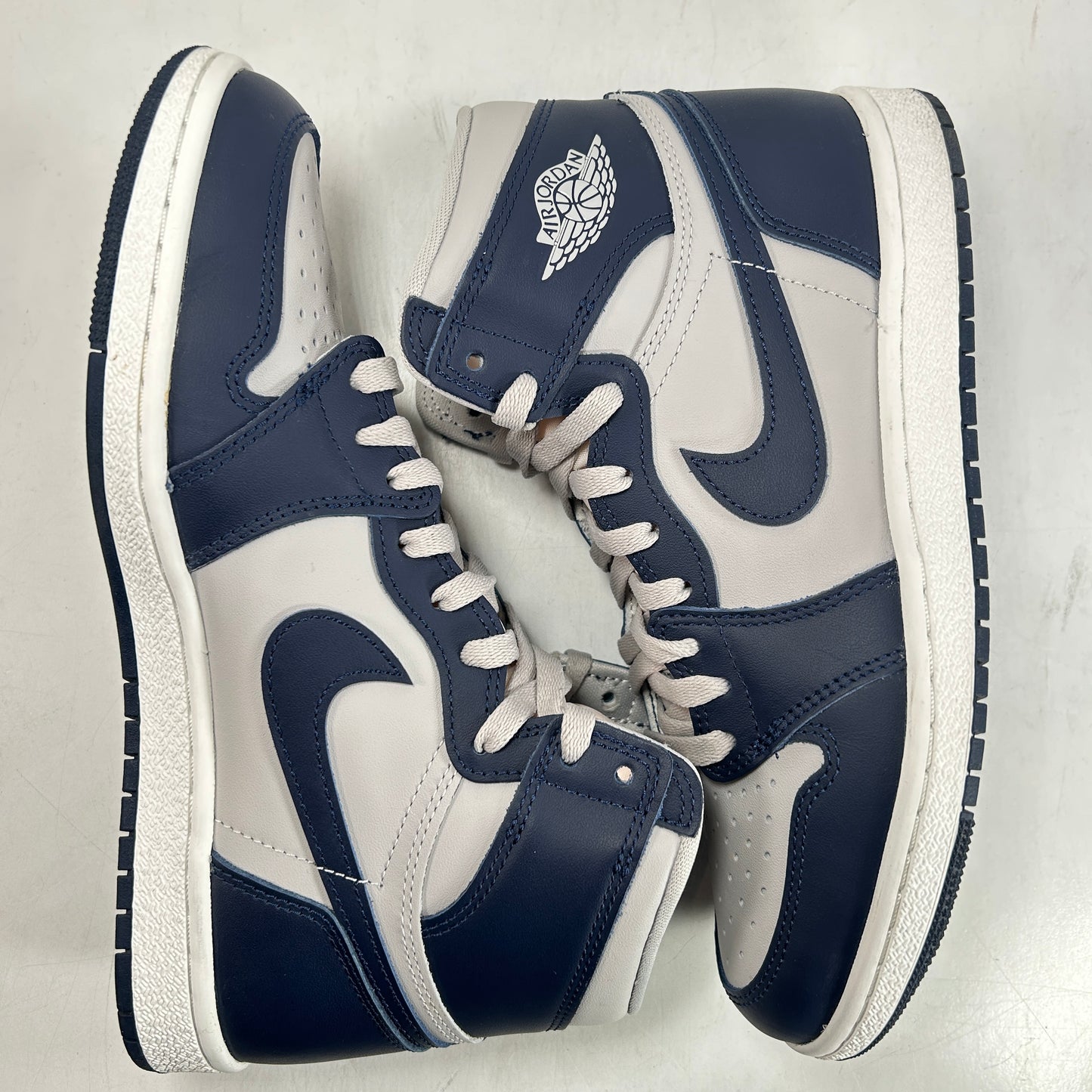 BQ4422 400 Jordan 1 High 85 Georgetown [USED] - 8.5 M (Used)