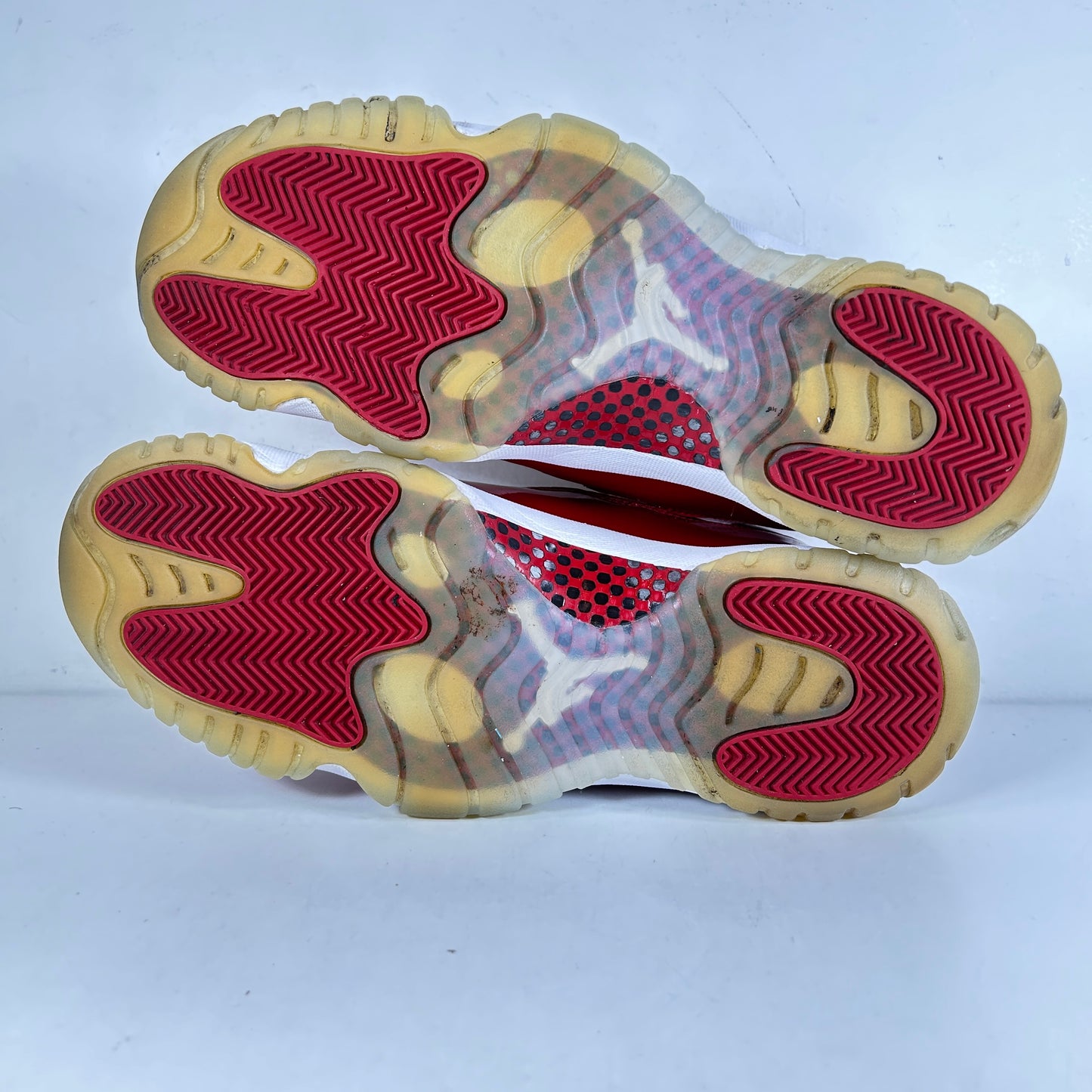 CT8012 116 Jordan 11 Retro Cherry (2022) [USED] - 12 M (Used2)