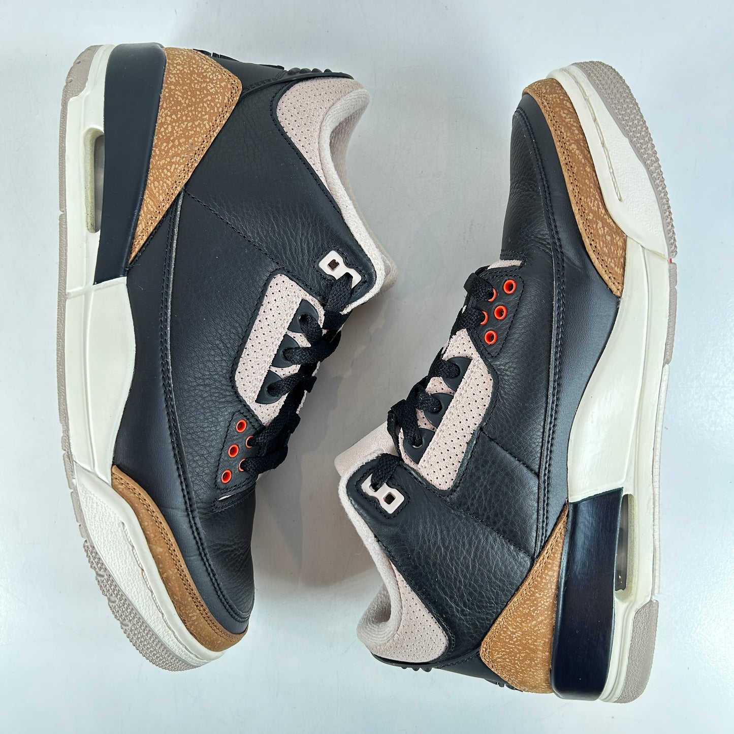 CT8532 008 Jordan 3 Retro Elefante del Desierto