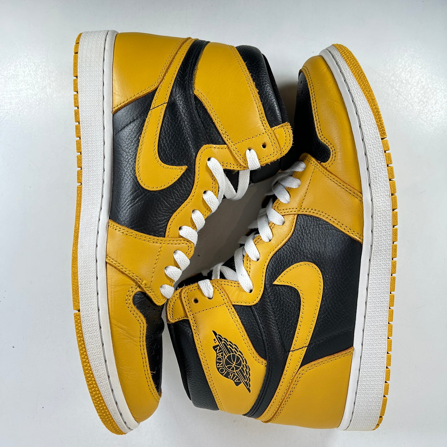 555088 701 Jordan 1 Pollen [USED] - 12.5 M (Used) (No Box)