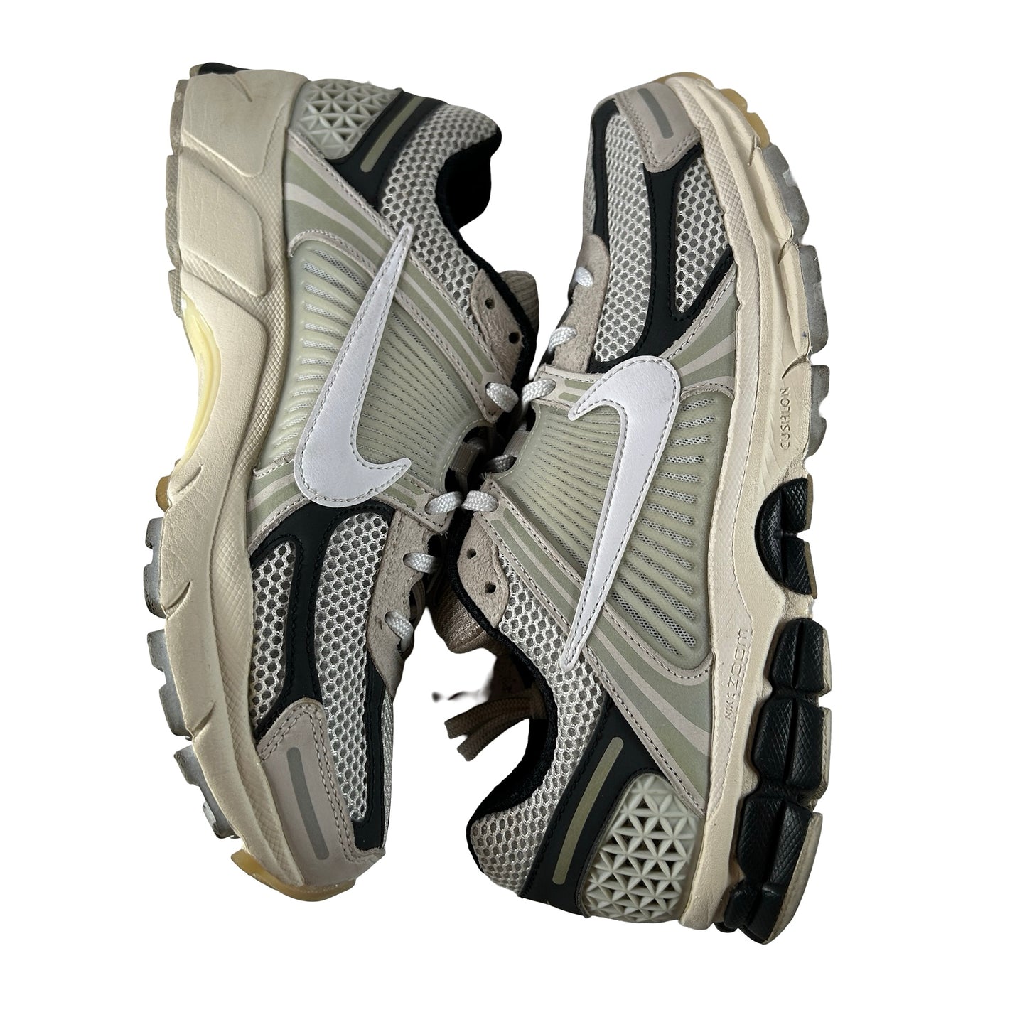 FN7649 110 Nike Zoom Vomero 5 Supersonic Light Bone Black [USED] - 10 M (Used)