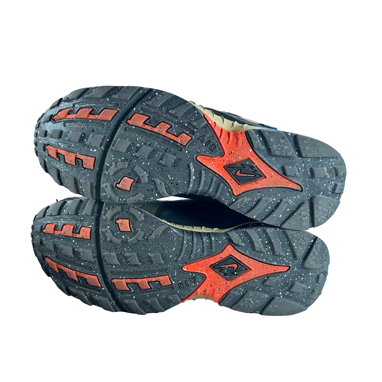 FN7546 300 Undefeated x Air Terra Humara 'Cargo Khaki' [USED] - 11 M (Used2)