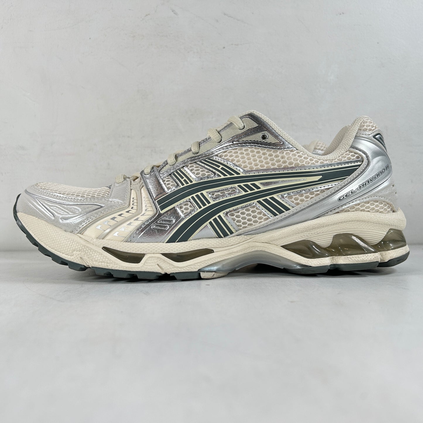 1201A019 200 ASICS Gel-Kayano 14 Birch Dark Pewter [USED] - 10.5 M (Used)