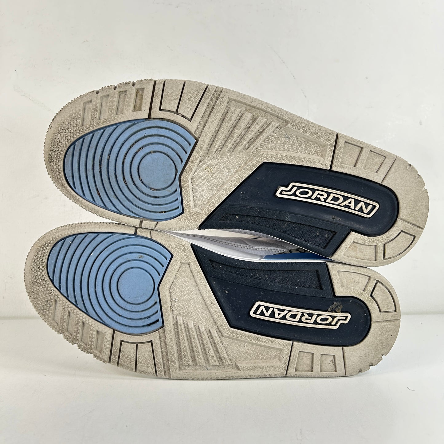 CT8532 104 Jordan 3 Retro UNC (2020) [USED] - 8 M (Used)