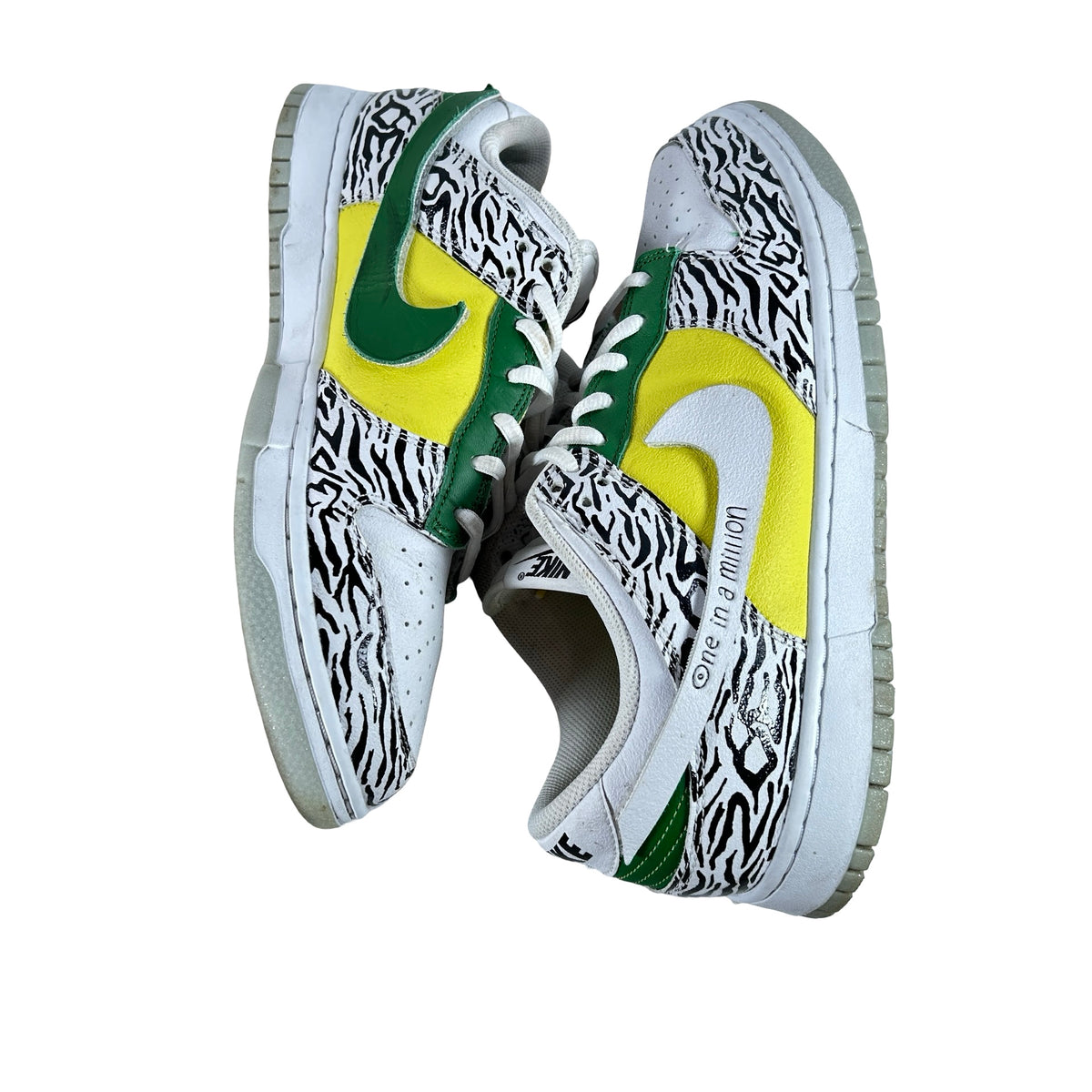 DR7305 100 Nike Dunk Low Doernbecher Zoe [USED] - 9.5 M (Used) (No Box)